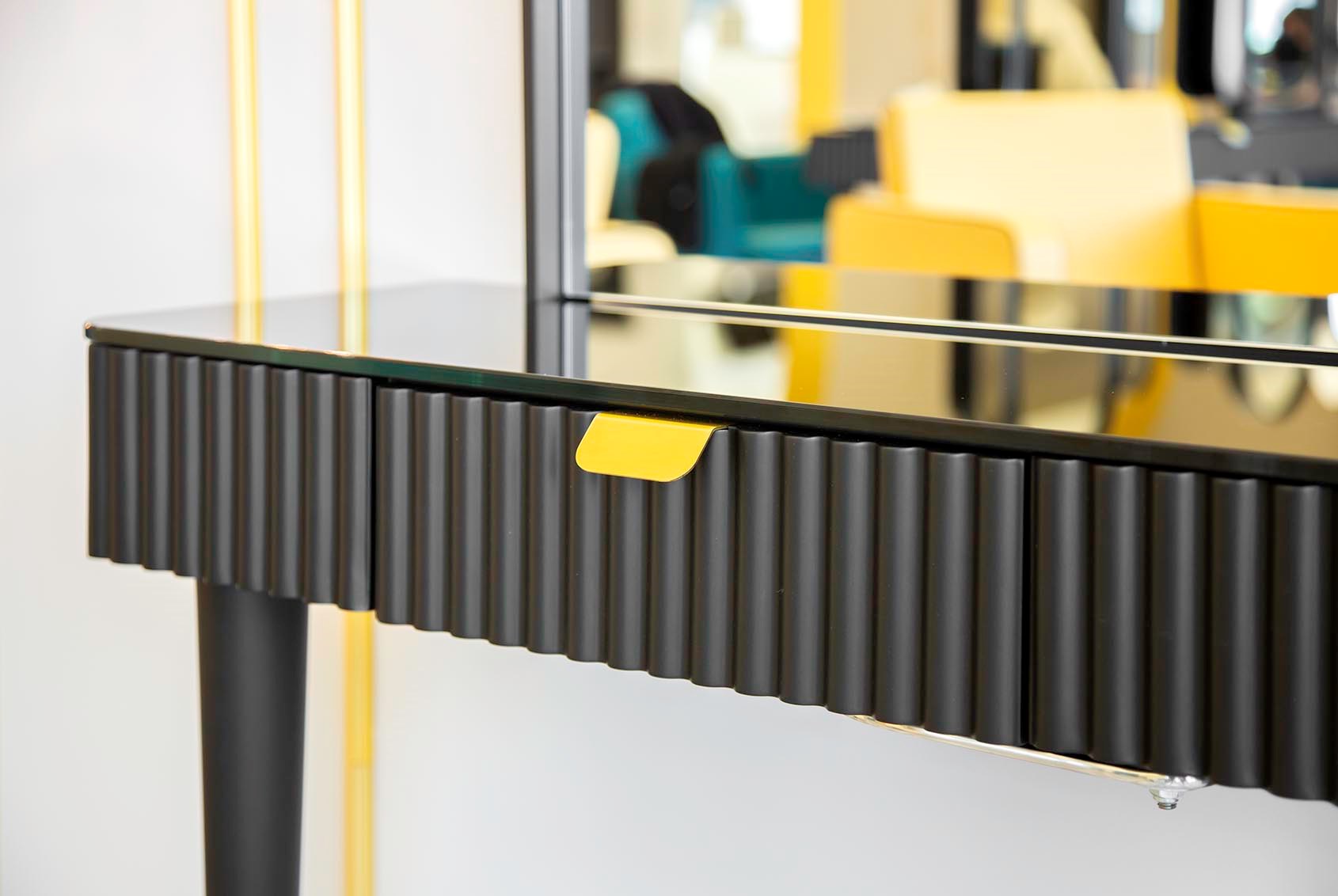Зеркало-трюмо NOA COIFFEUSE Gold LED — фото и характеристики Maletti