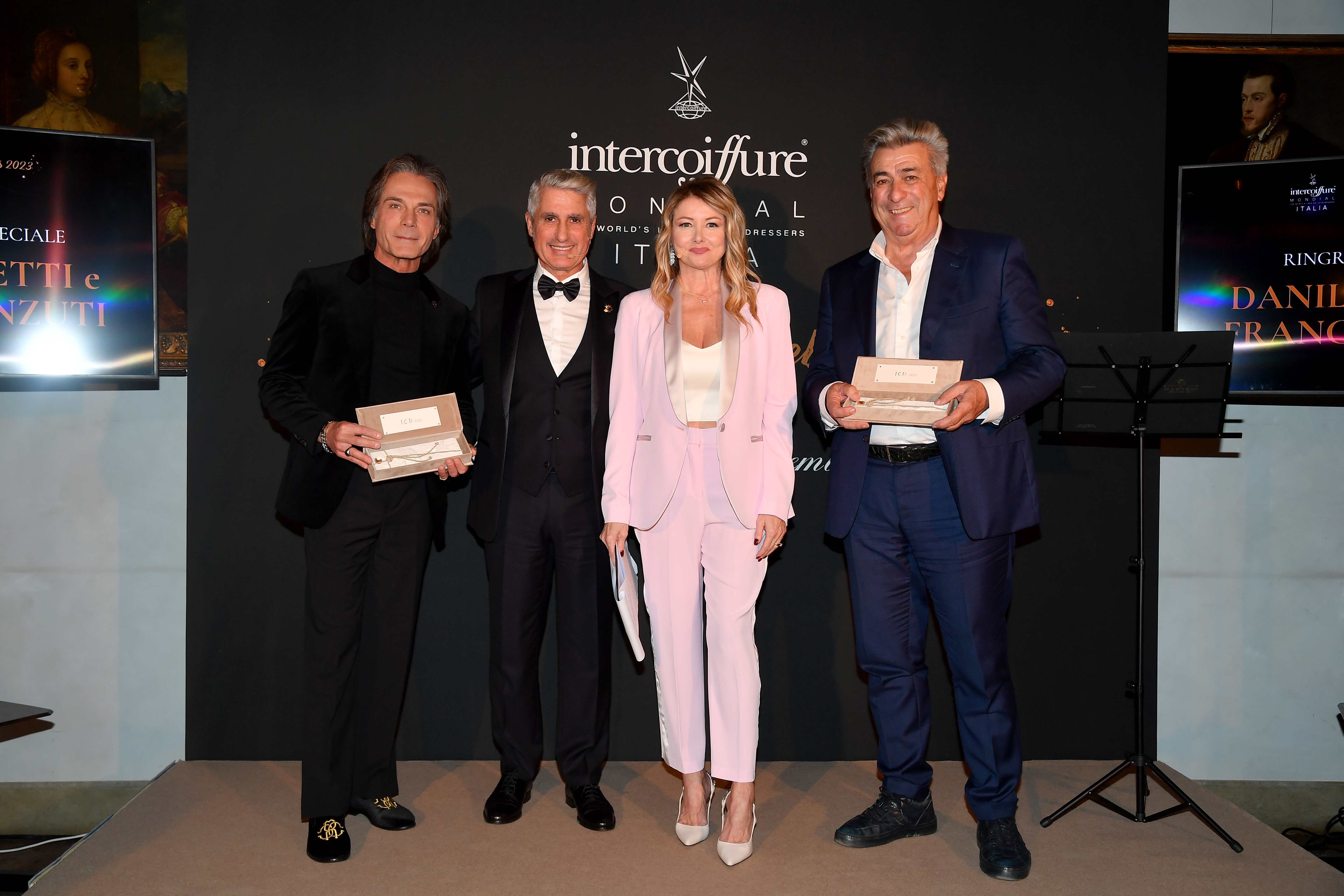 Награждение на Конгрессе Intercoiffure Italia