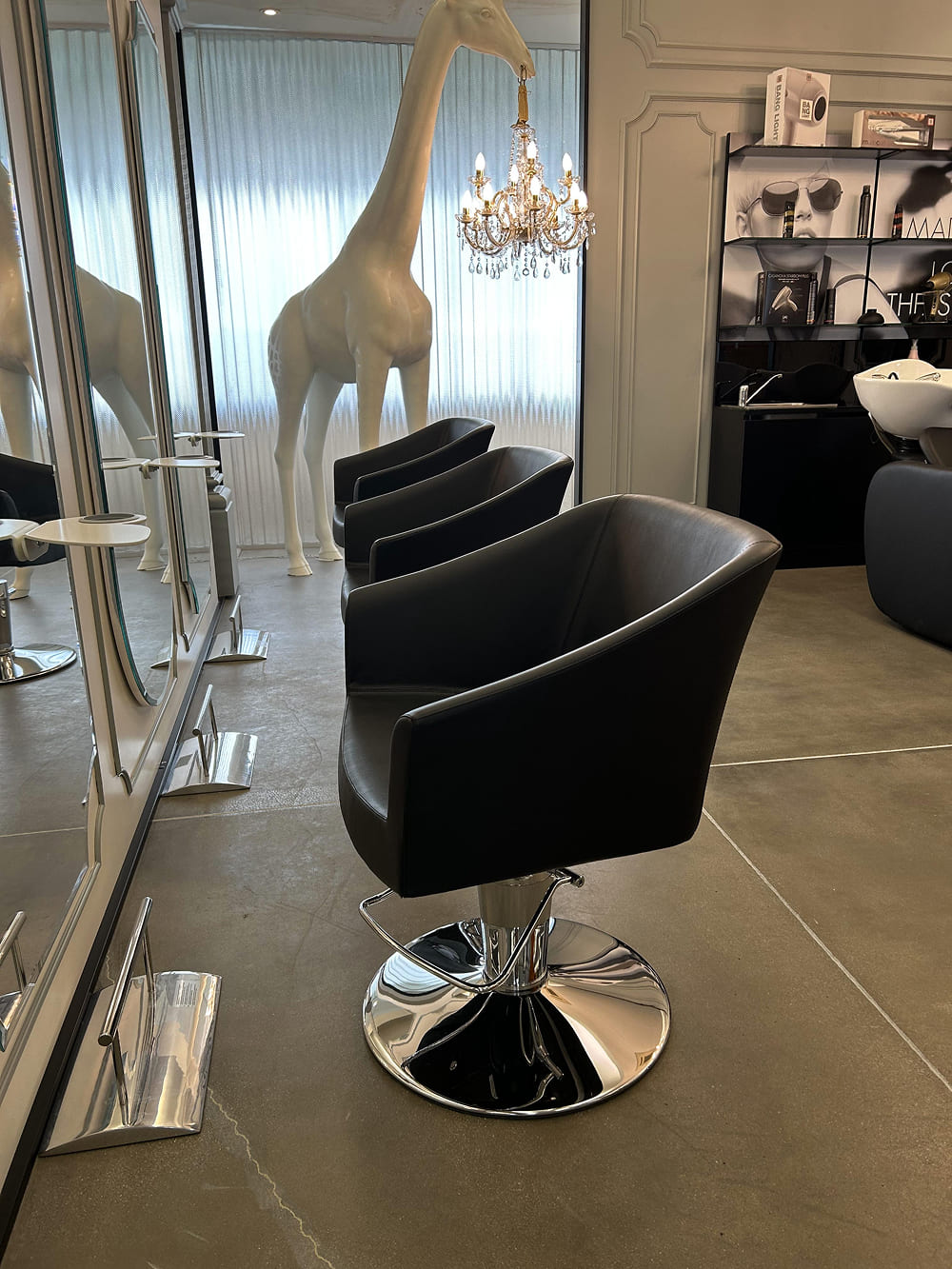 Парикмахерское кресло GALA BLACK RONDE — фото и характеристики Maletti