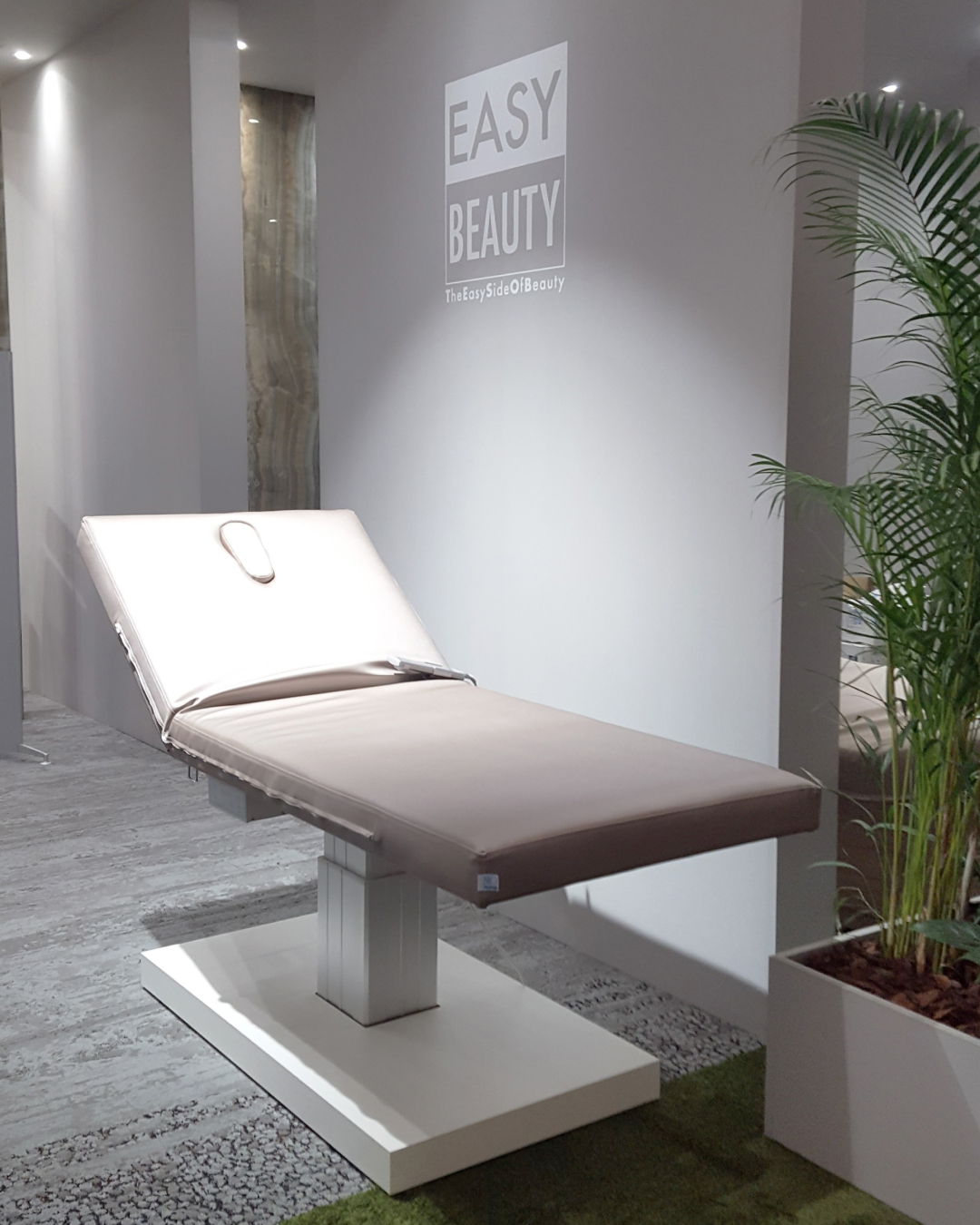 Кушетка косметологическая AMALFI — фото и характеристики Maletti