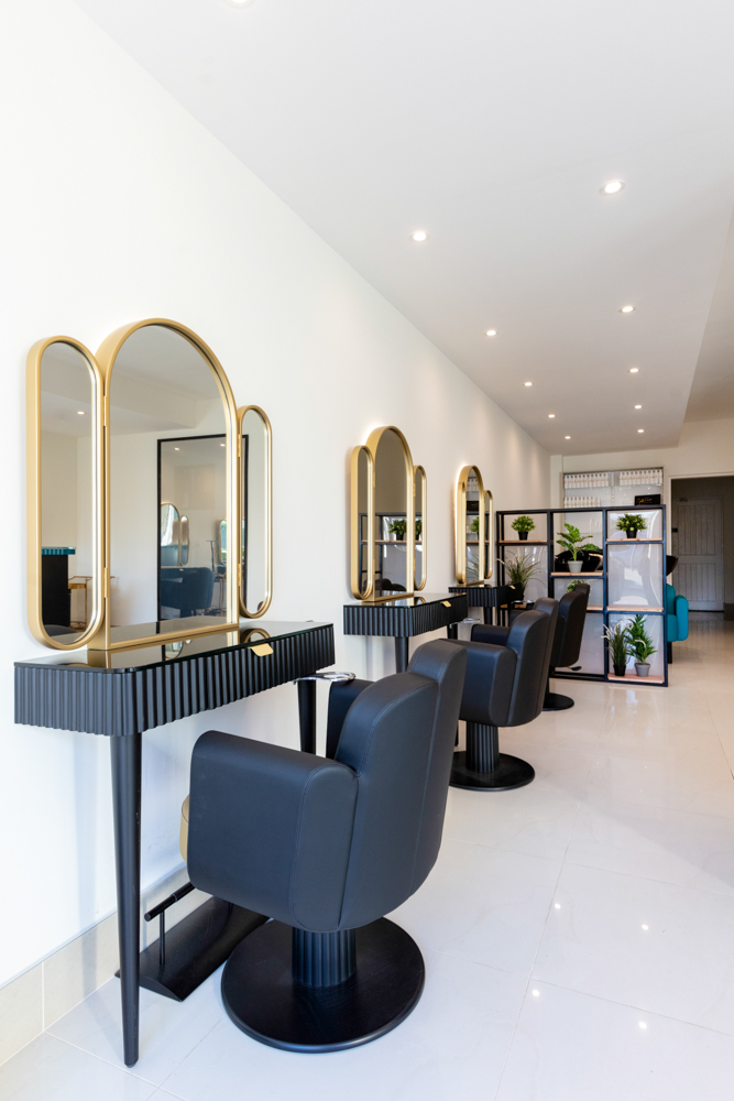 Интерьер салона красоты Ceira Lambert оборудованный мебелью Maletti