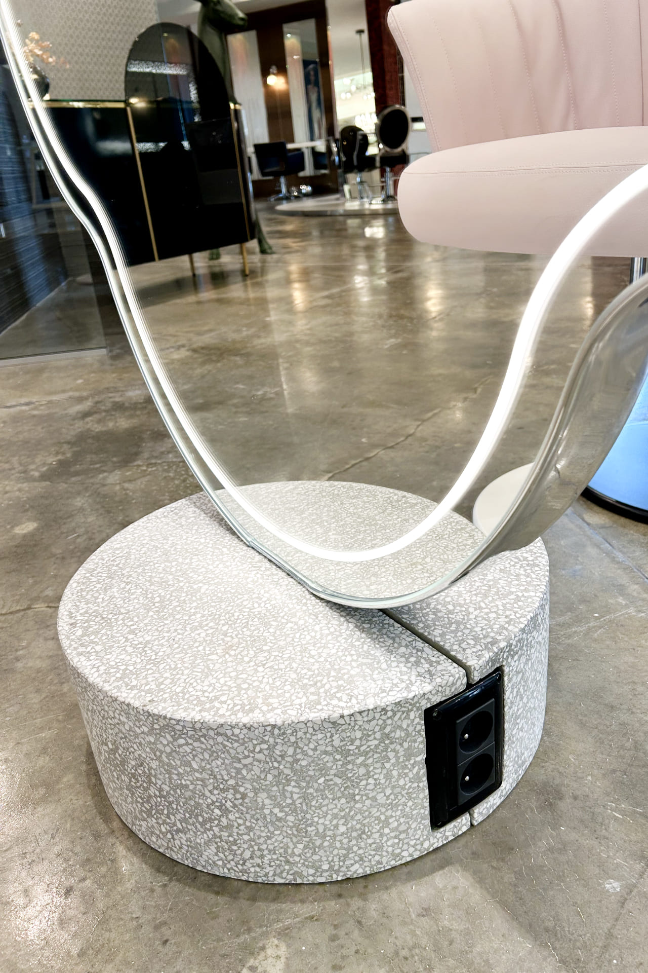 Парикмахерское кресло EUFEMIA SHELL — фото и характеристики Maletti