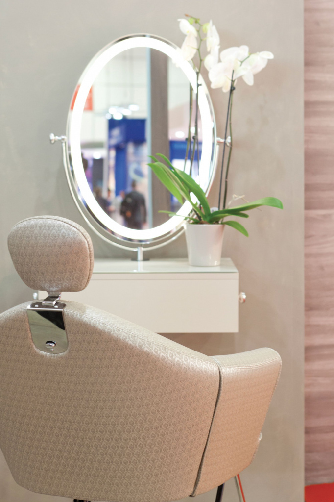 Парикмахерское кресло MUSETTE REC FOOT — фото и характеристики Maletti