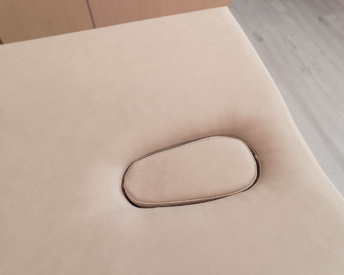 Массажный стол YAS ISLAND WHITE — фото и характеристики Maletti