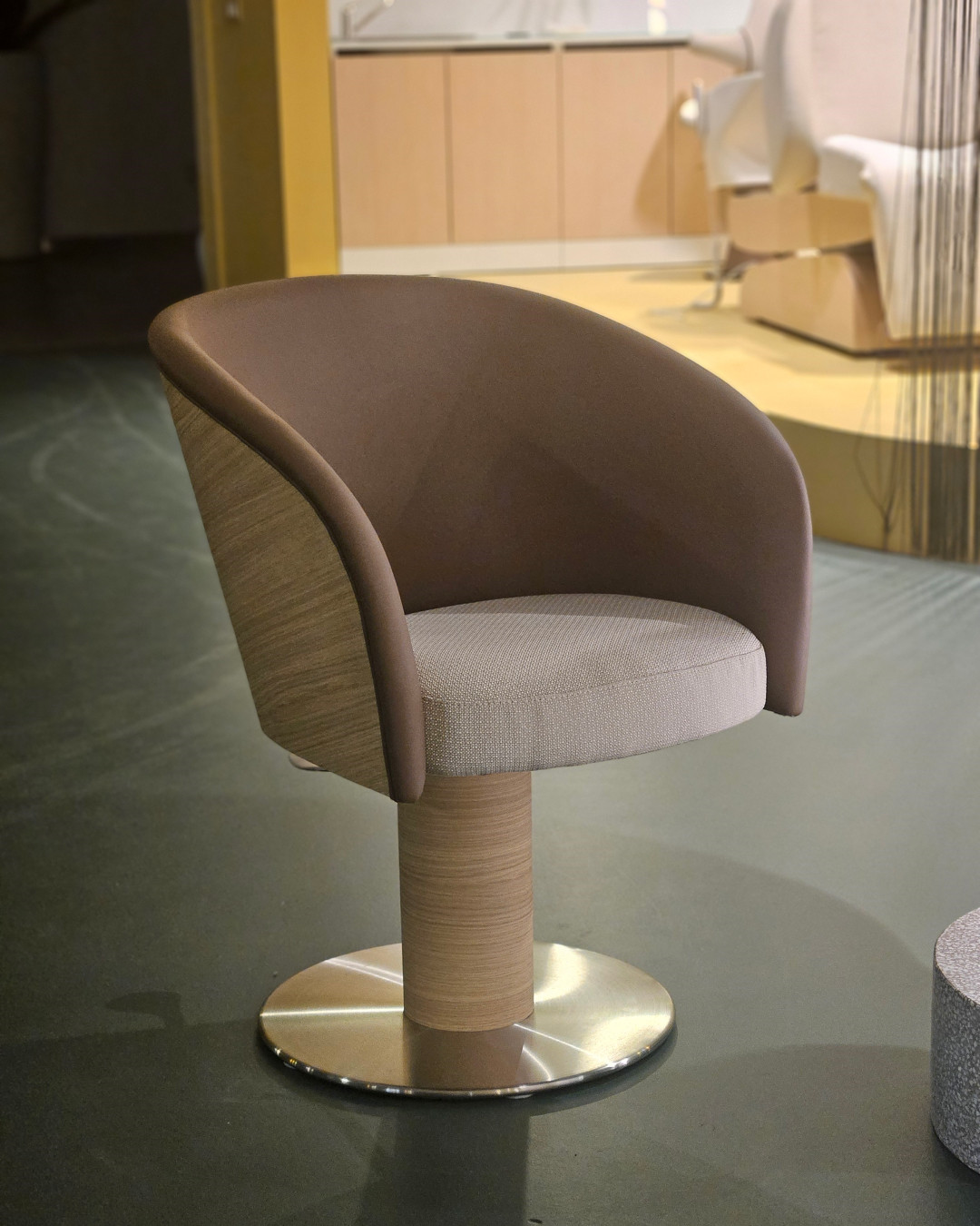 Парикмахерское кресло BARRIQUE — фото и характеристики Maletti