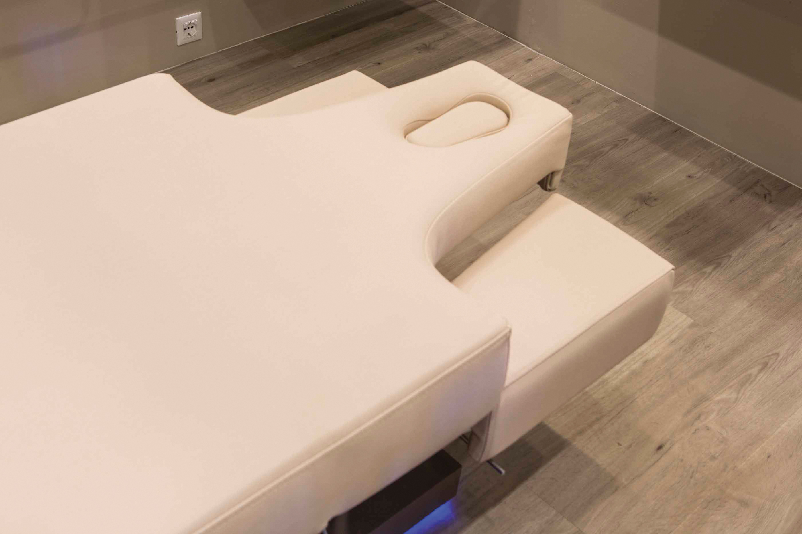 Кушетка косметологическая SENSUS — фото и характеристики Maletti