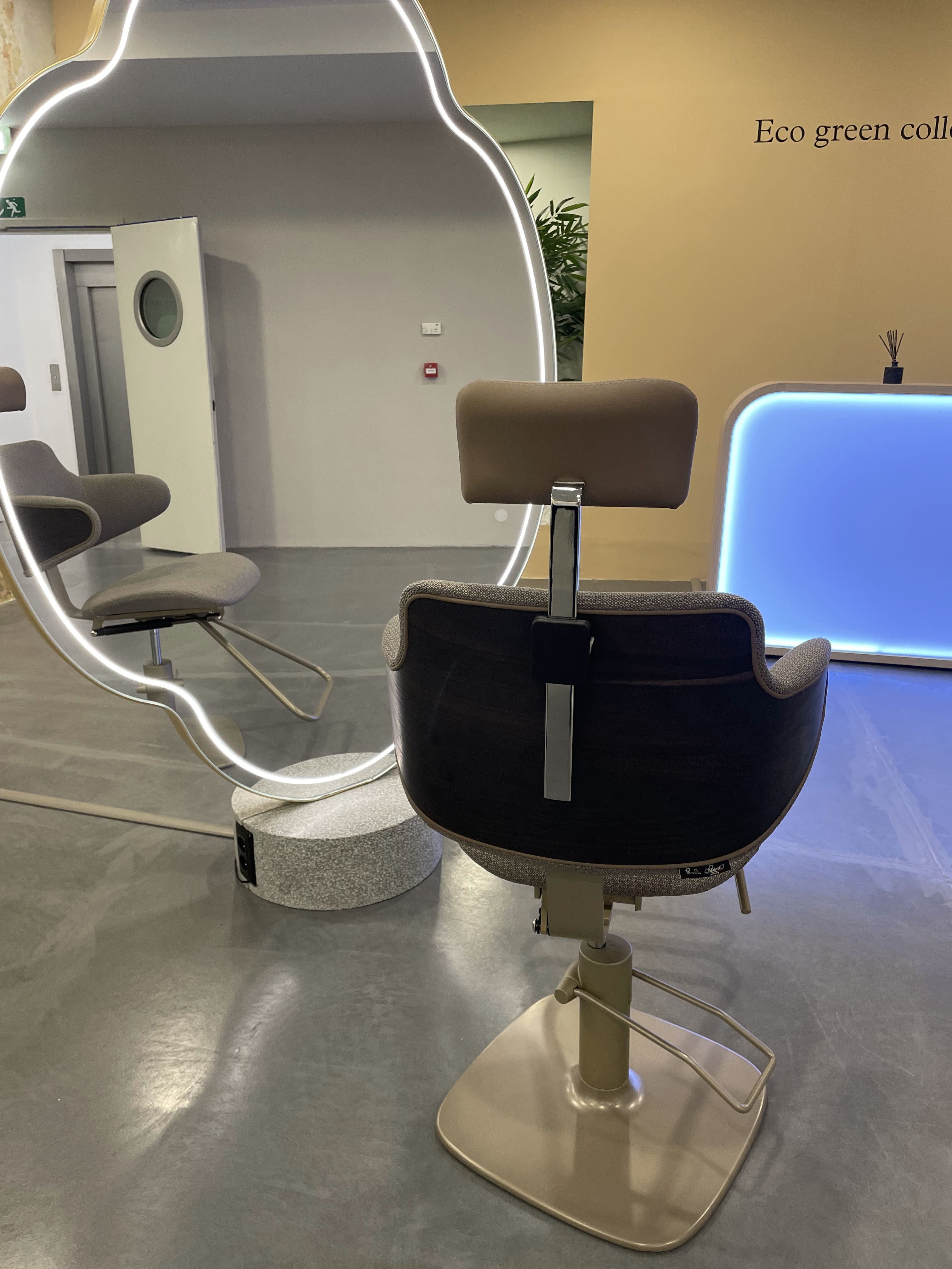 Парикмахерское кресло GREEN HUG REC FOOT — фото и характеристики Maletti