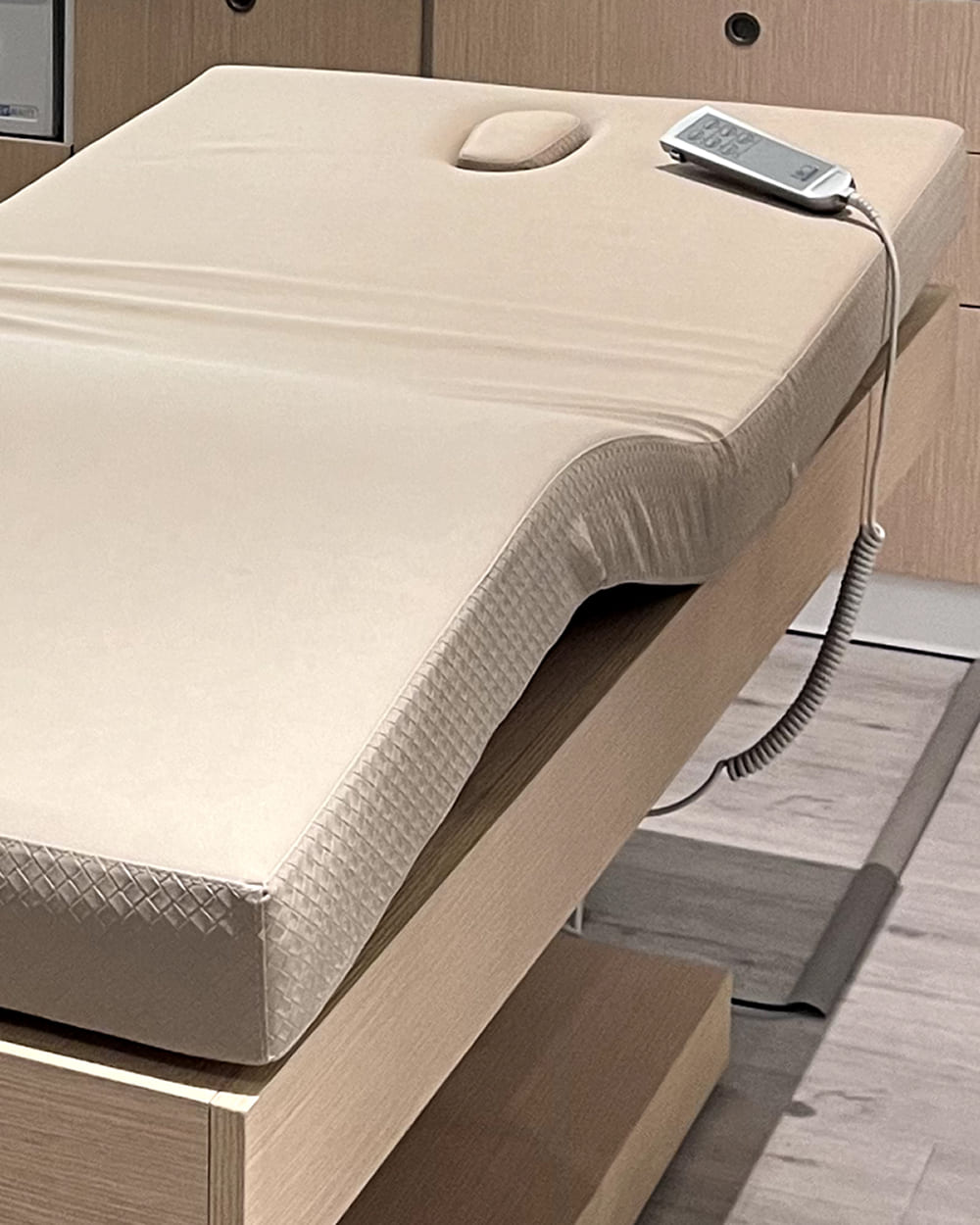 Кушетка косметологическая ABUDHABI COLOR — фото и характеристики Maletti