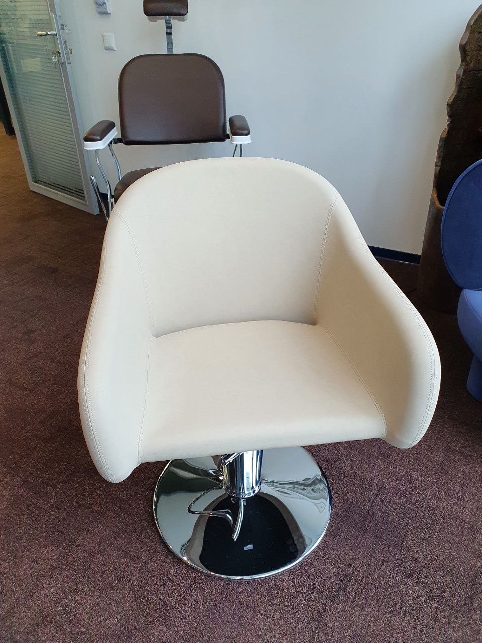 Парикмахерское кресло TWIGGY MARE — фото и характеристики Maletti