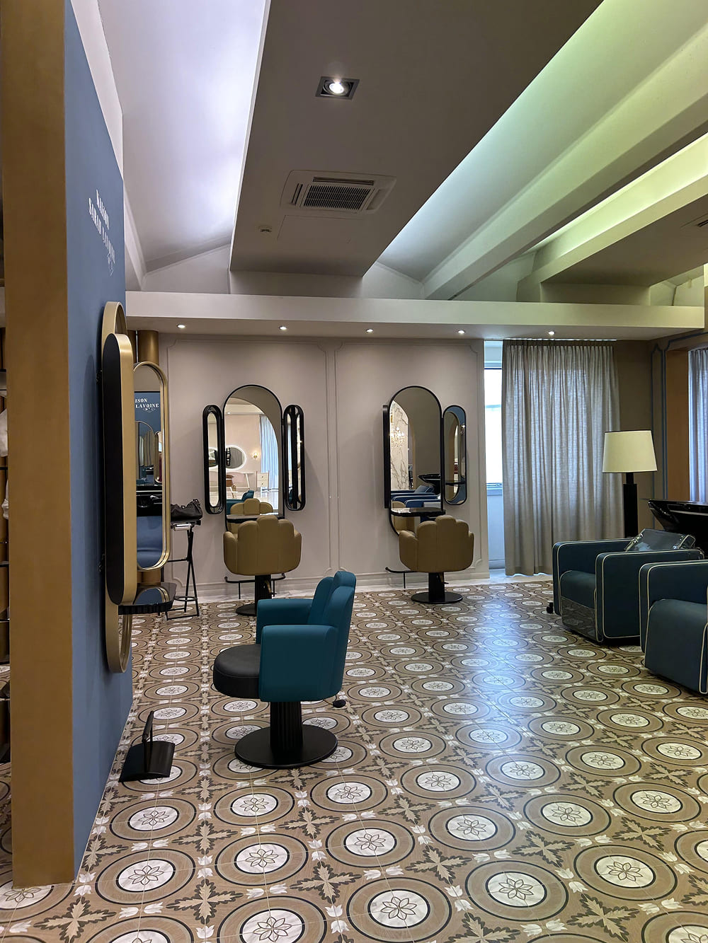 Парикмахерское кресло SARAH — фото и характеристики Maletti