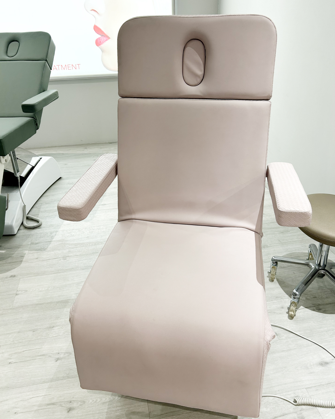 Косметологическое кресло ALABAMA — фото и характеристики Maletti