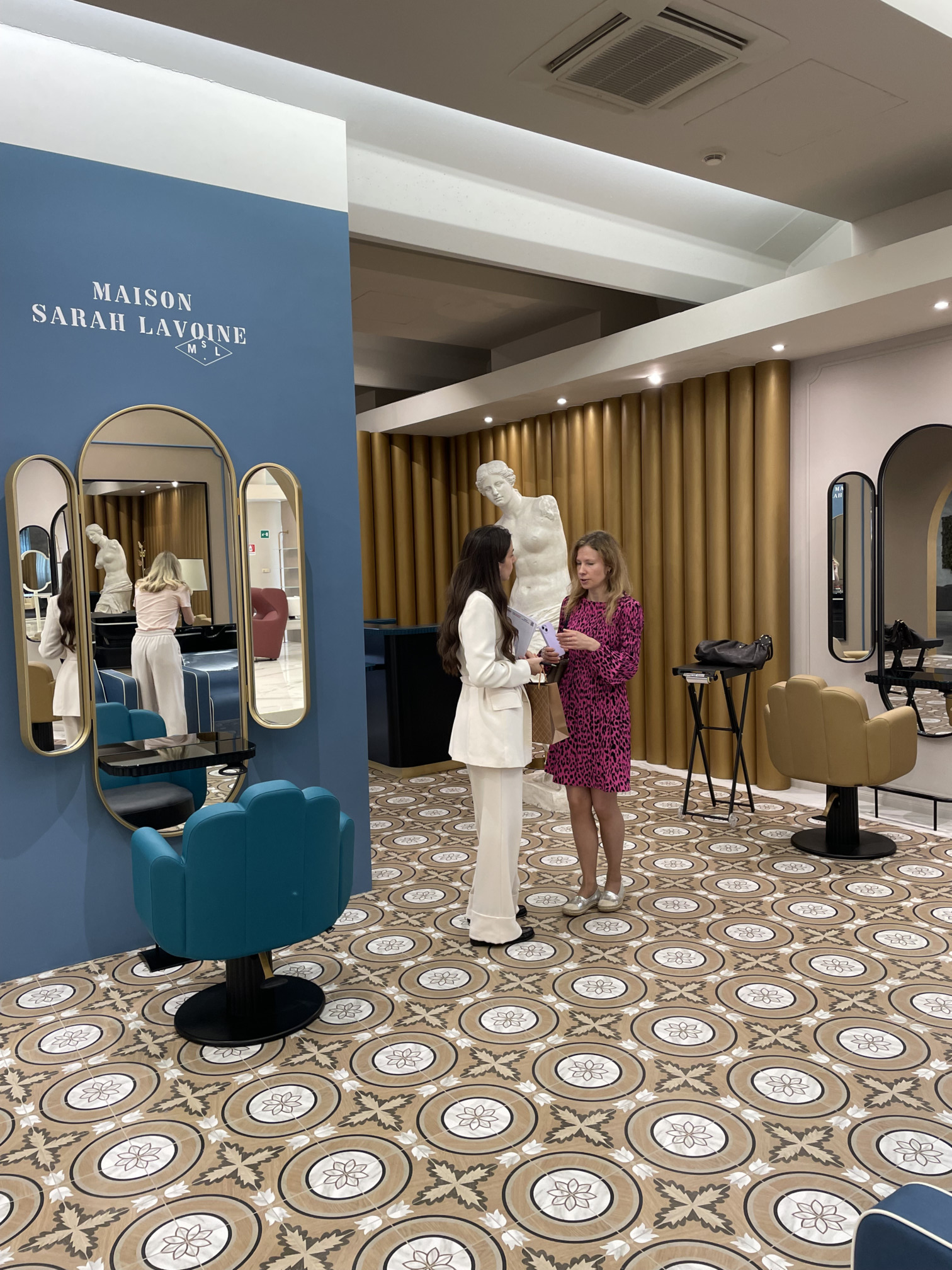 Парикмахерское кресло SARAH Bi-Color — фото и характеристики Maletti