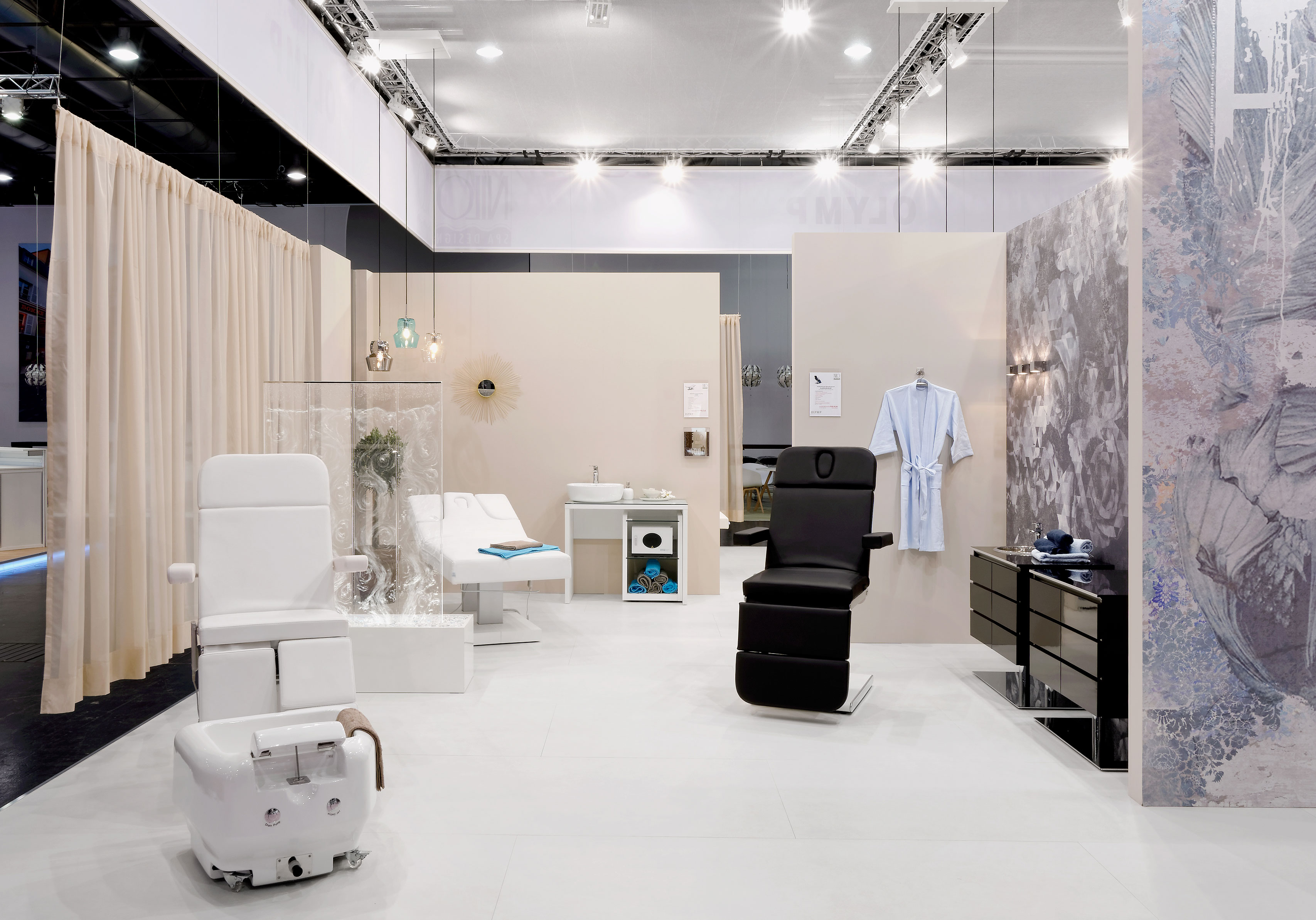 Косметологическое кресло GLAMOUR PREMIUM FACE HOLE — фото и характеристики Maletti