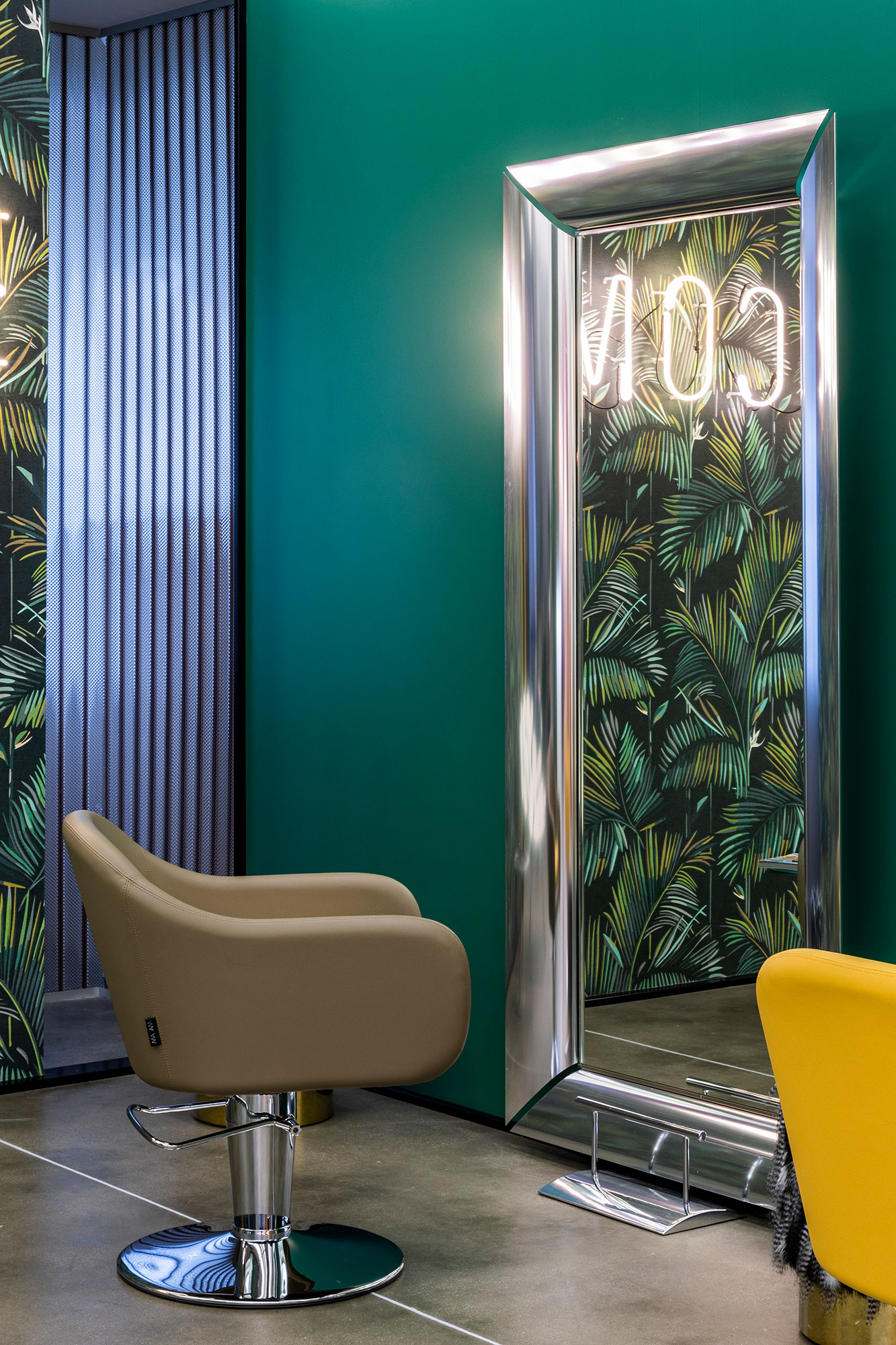 Парикмахерское кресло TWIGGY MARE — фото и характеристики Maletti