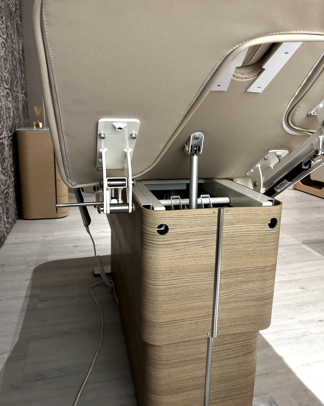 Массажный стол OMNIA OAK THERMIC — фото и характеристики Maletti