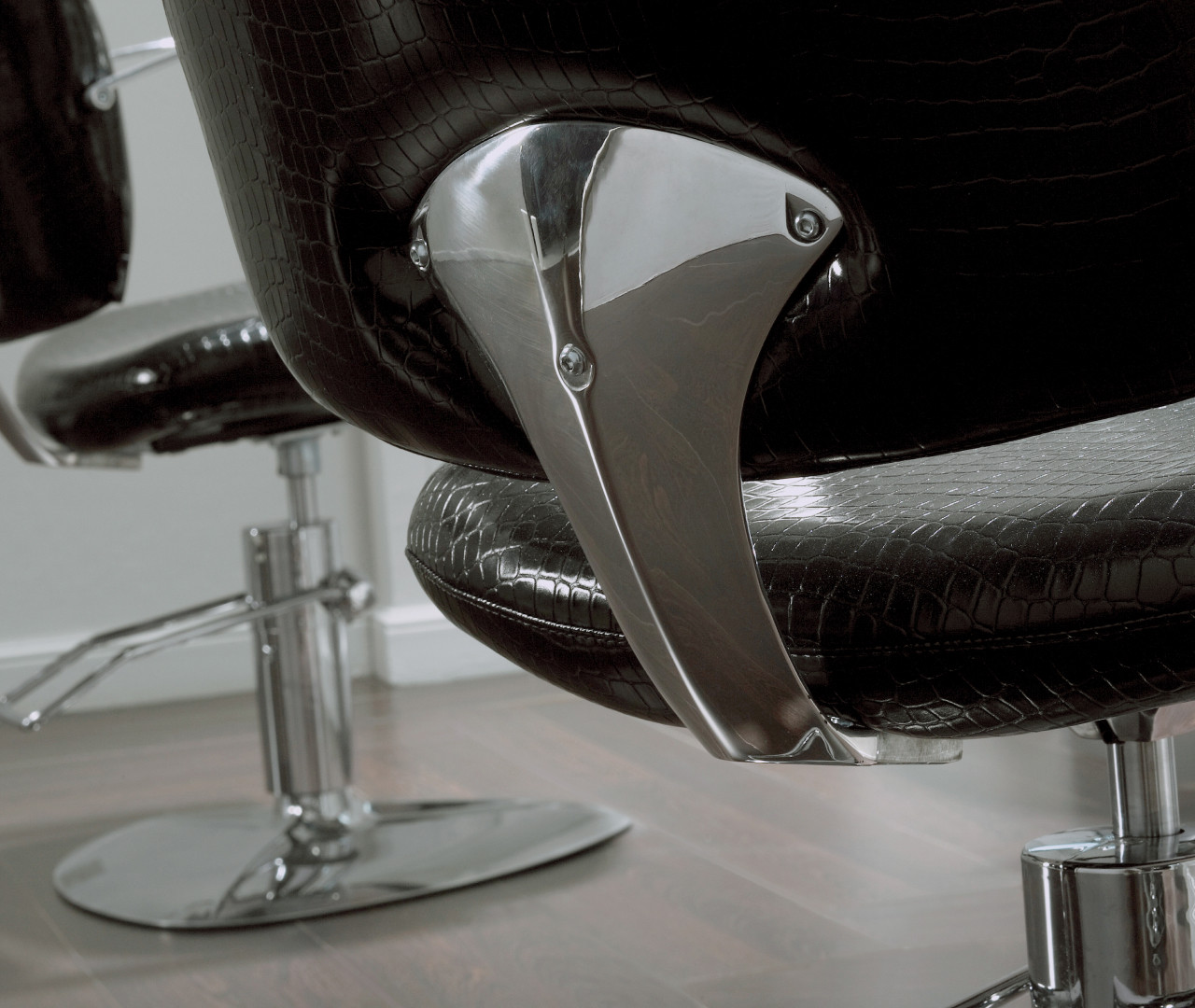 Парикмахерское кресло SHELL — фото и характеристики Maletti
