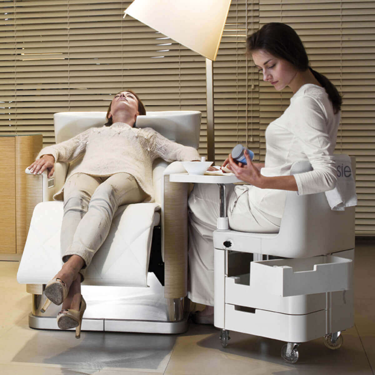 Маникюрный стол BABY — фото и характеристики Maletti