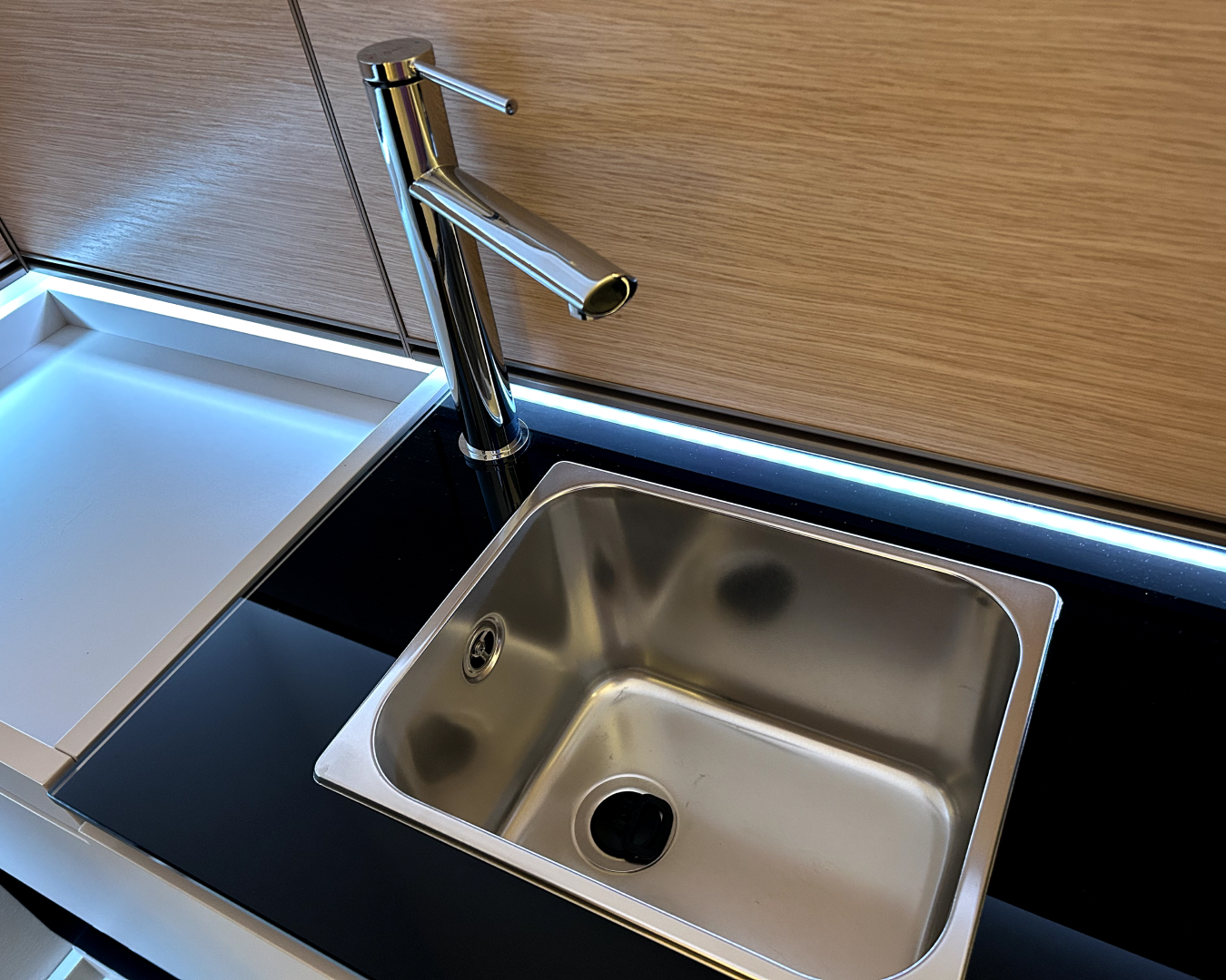 Лаборатория с раковиной HORYZON SINK CABINET — фото и характеристики Maletti