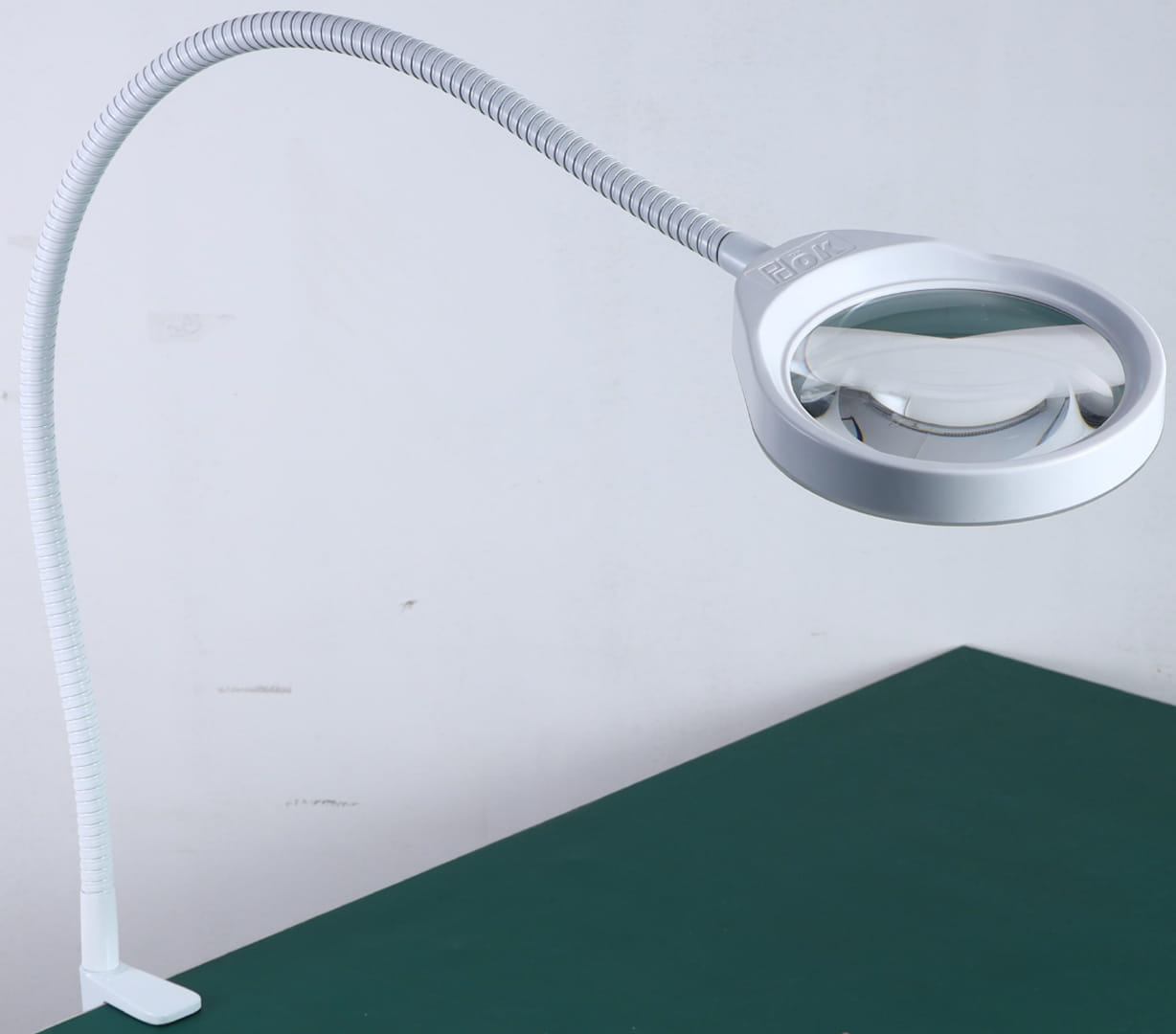 Лампа-лупа на зажиме SMD LED — фото и характеристики Maletti