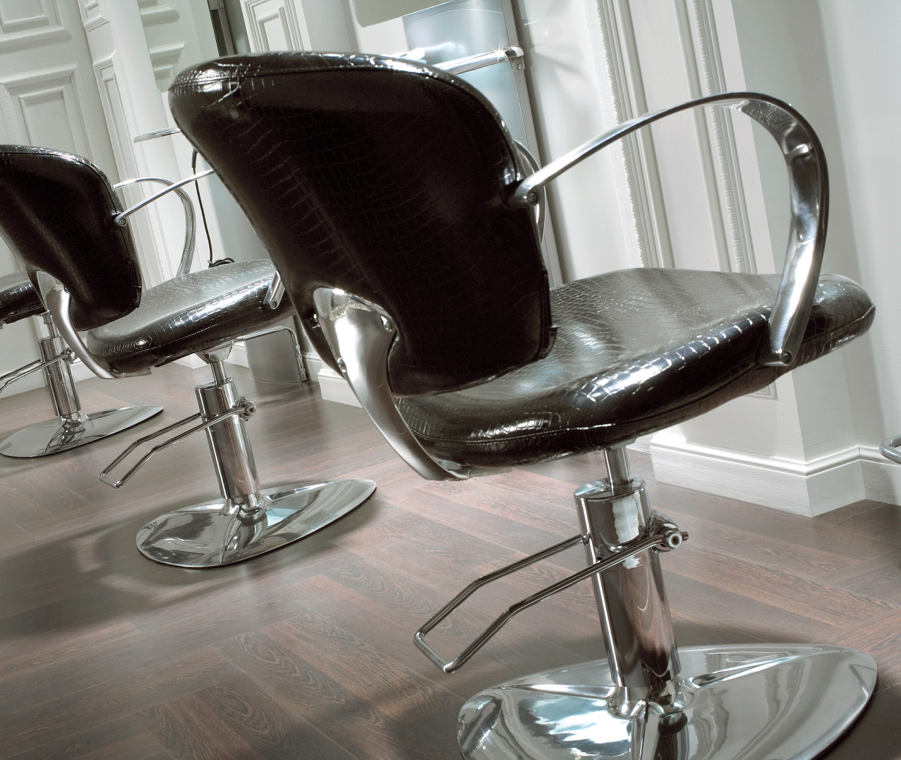 Парикмахерское кресло SHELL — фото и характеристики Maletti