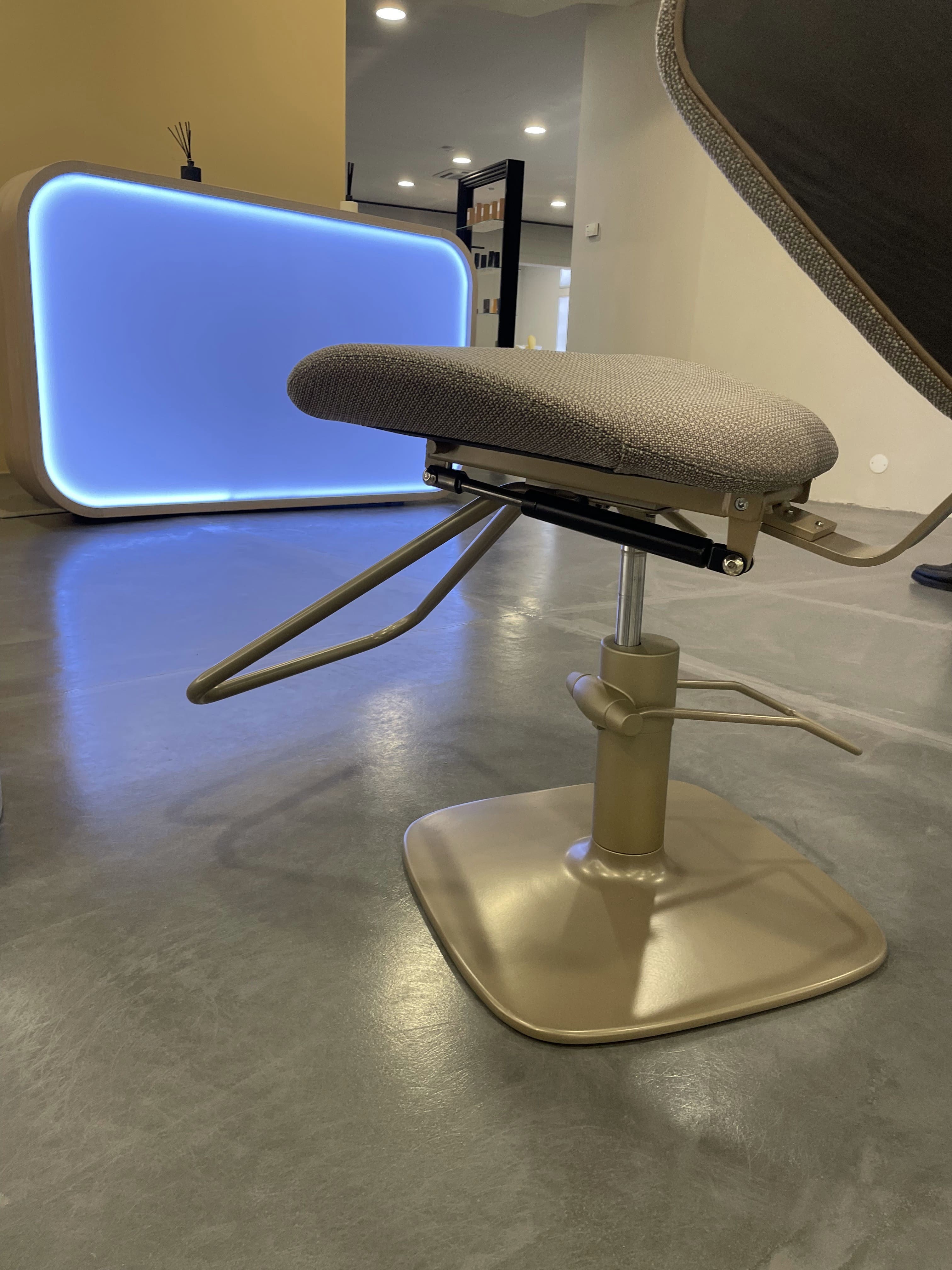 Парикмахерское кресло GREEN HUG REC FOOT — фото и характеристики Maletti