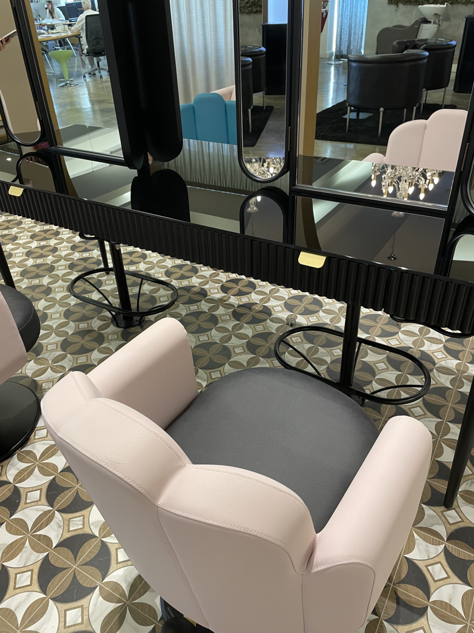 Парикмахерское кресло SARAH Bi GOLD WHITE — фото и характеристики Maletti
