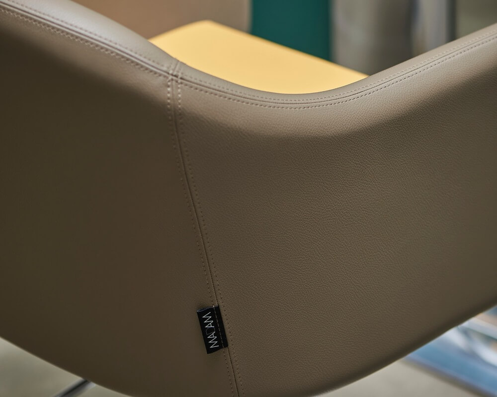 Парикмахерское кресло TWIGGY LUNA — фото и характеристики Maletti