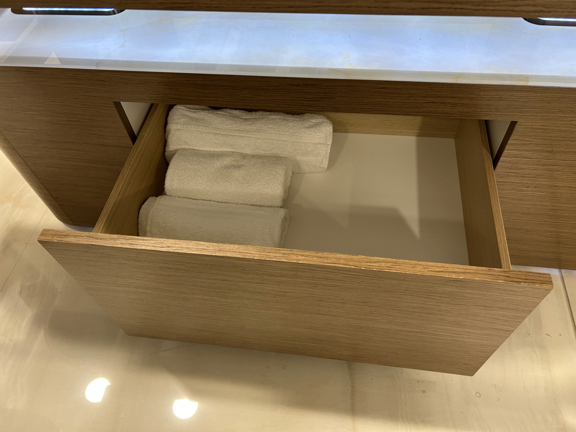 Массажный стол NINFEA LIGHT OAK THERMIC — фото и характеристики Maletti