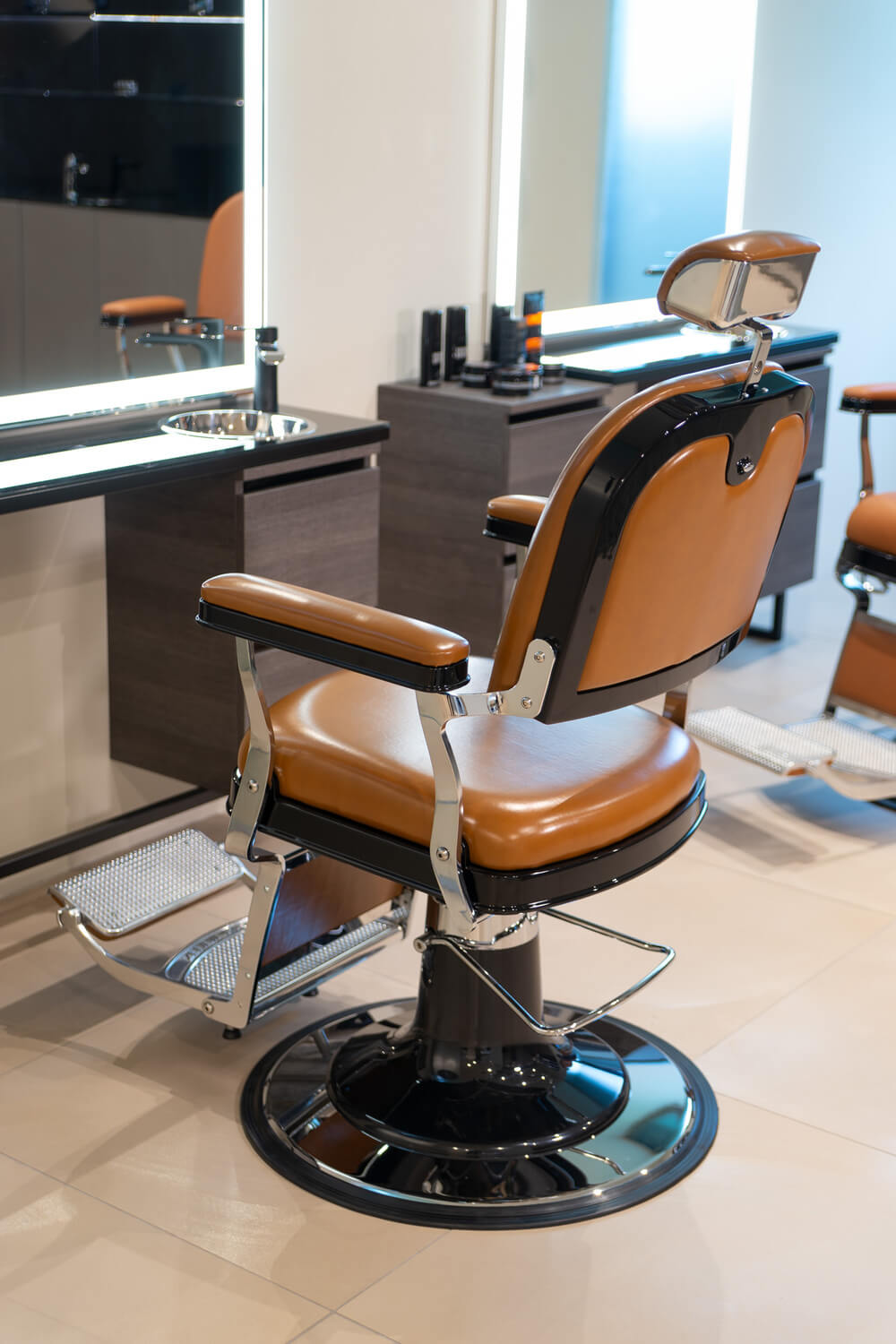 Парикмахерское кресло ZERBINI 1906 COLOR — фото и характеристики Maletti