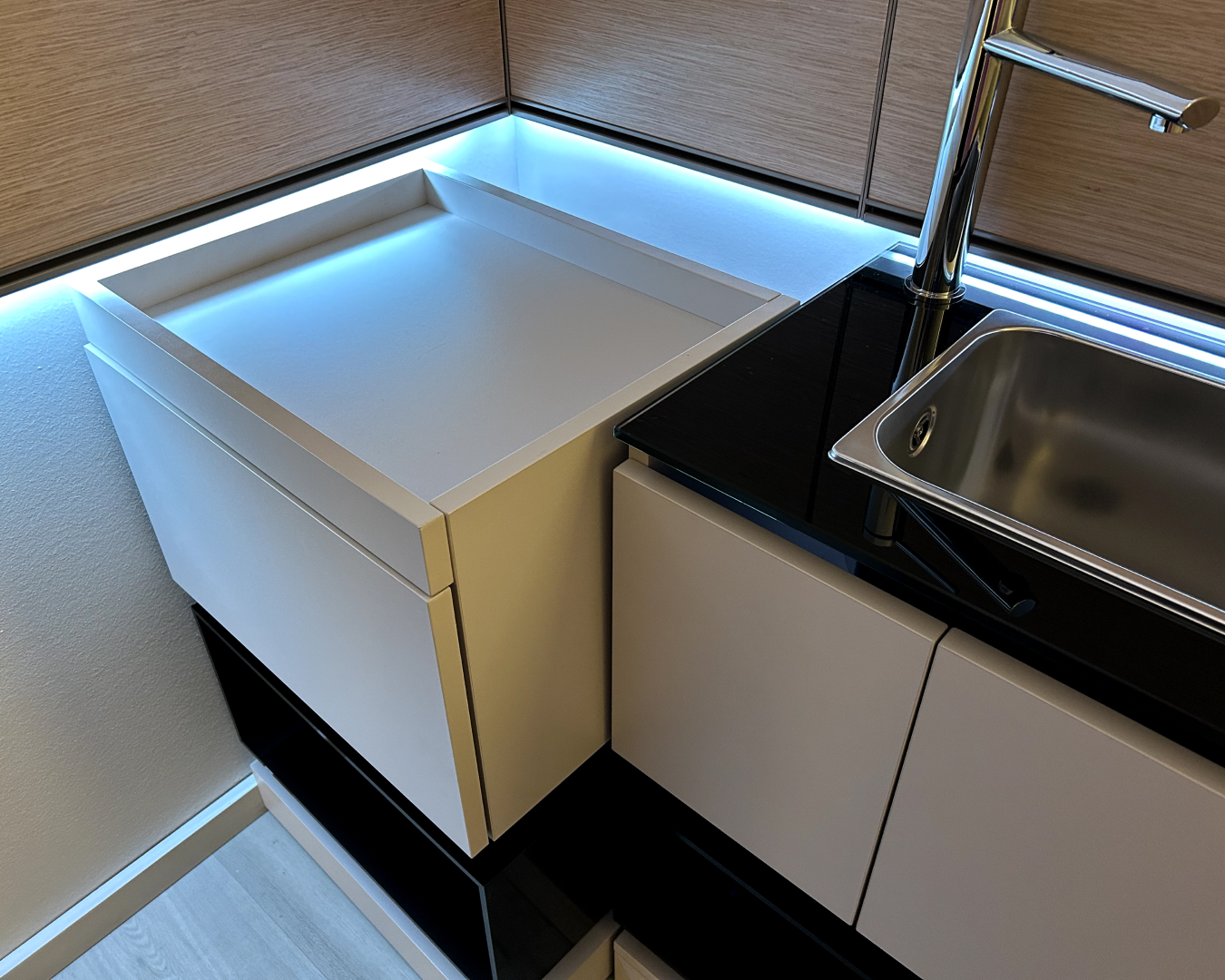 Лаборатория HORYZON CABINET — фото и характеристики Maletti