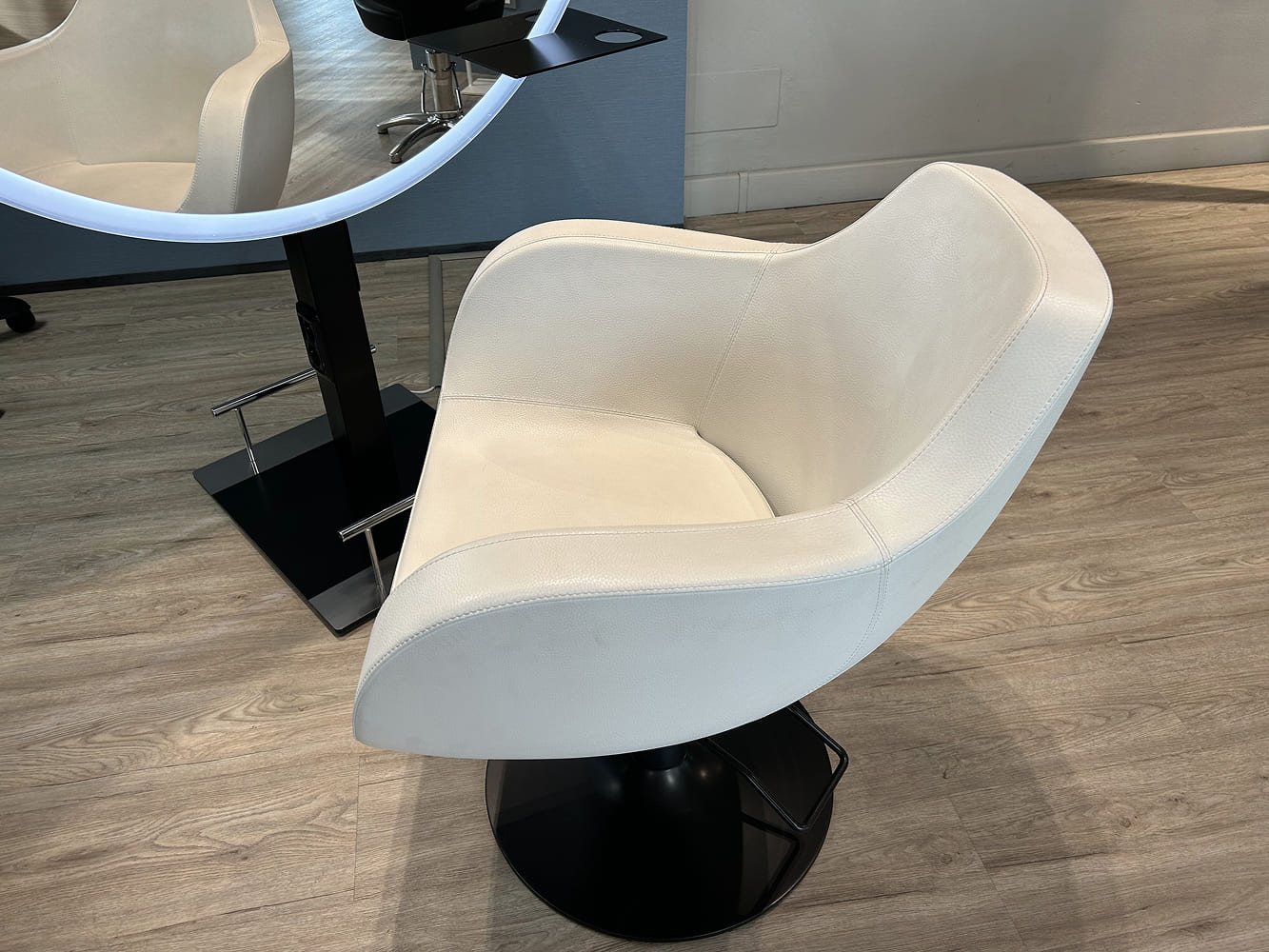 Парикмахерское кресло ARTEMISIA — фото и характеристики Maletti