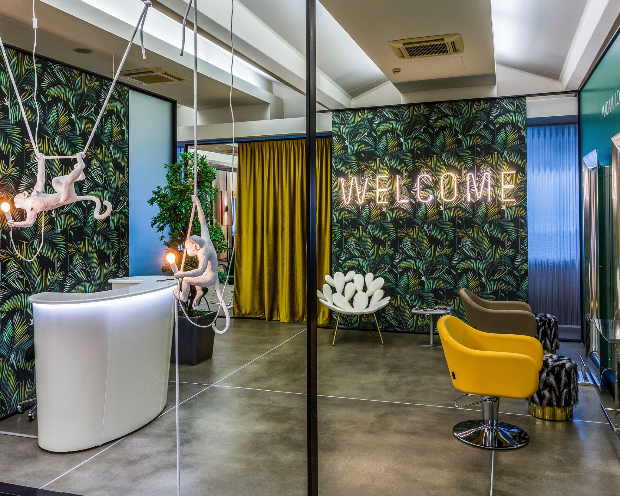 Парикмахерское кресло TWIGGY LUNA — фото и характеристики Maletti