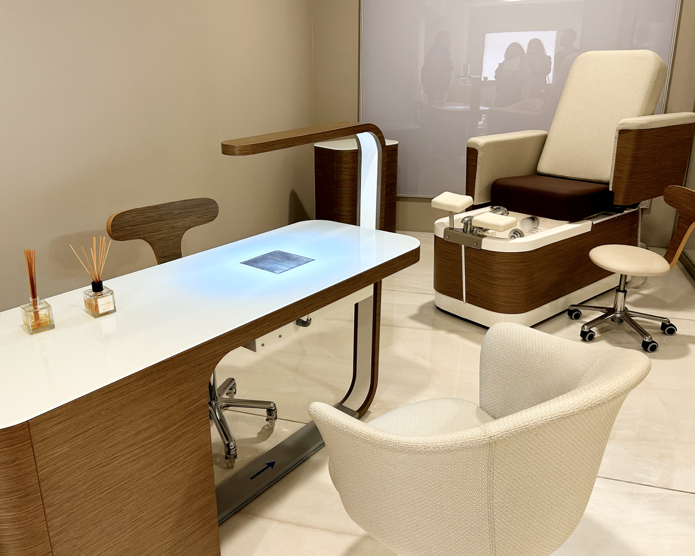 Маникюрный стол HIBISCUS — фото и характеристики Maletti