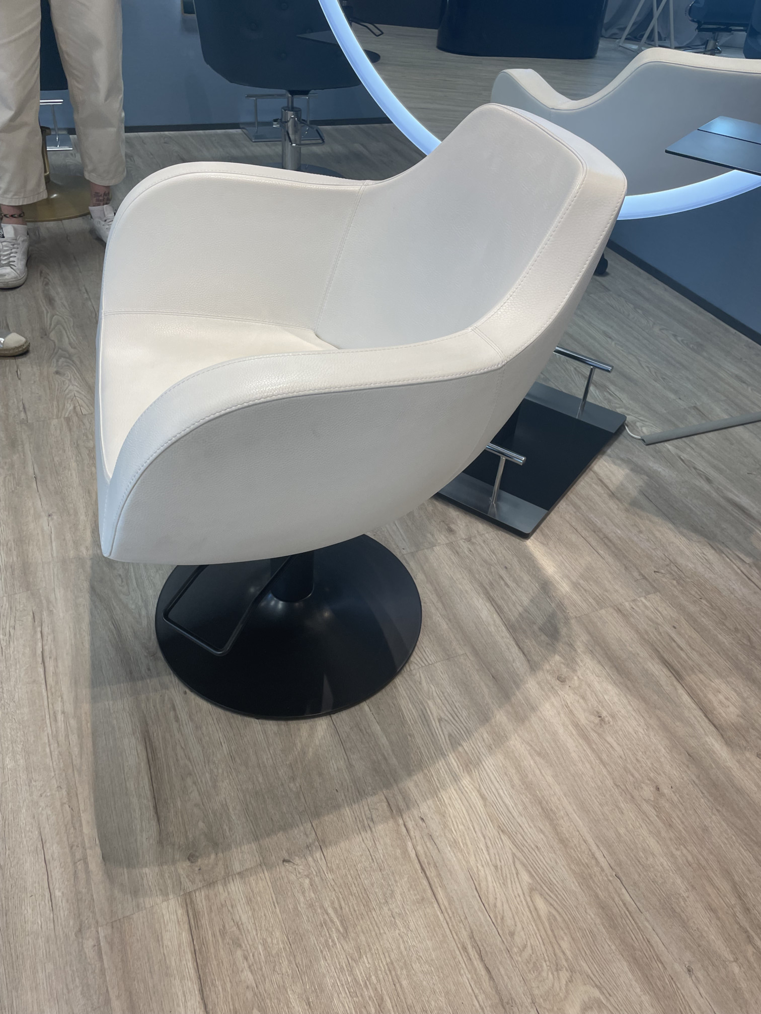 Парикмахерское кресло ARTEMISIA — фото и характеристики Maletti