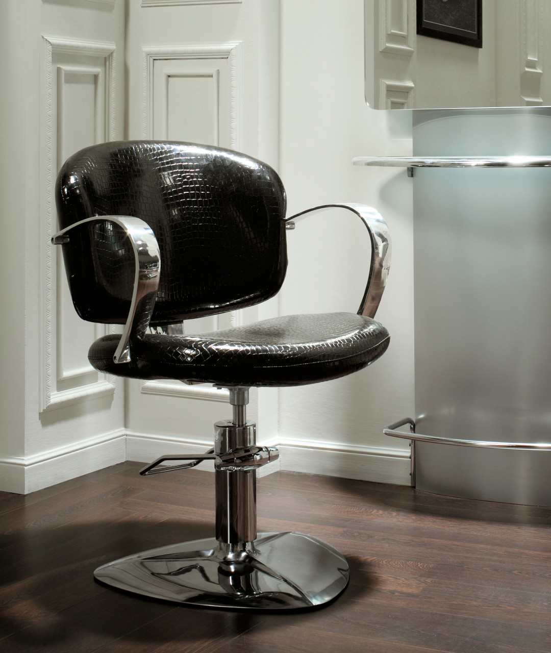 Парикмахерское кресло SHELL — фото и характеристики Maletti