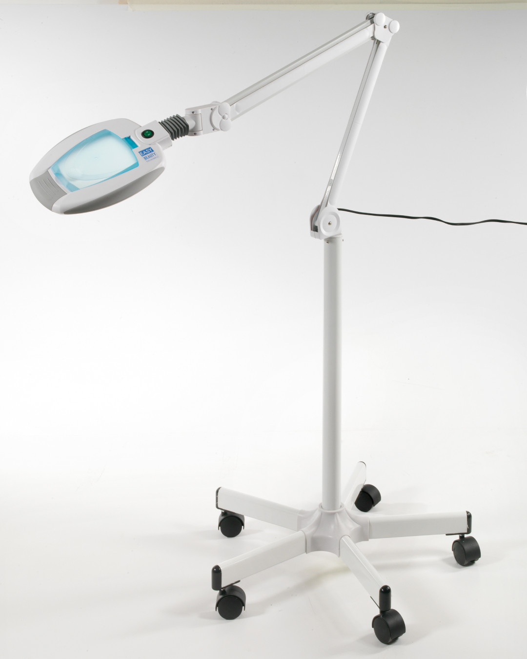Лампа-лупа на штативе LED LIGHT stativo — фото и характеристики Maletti