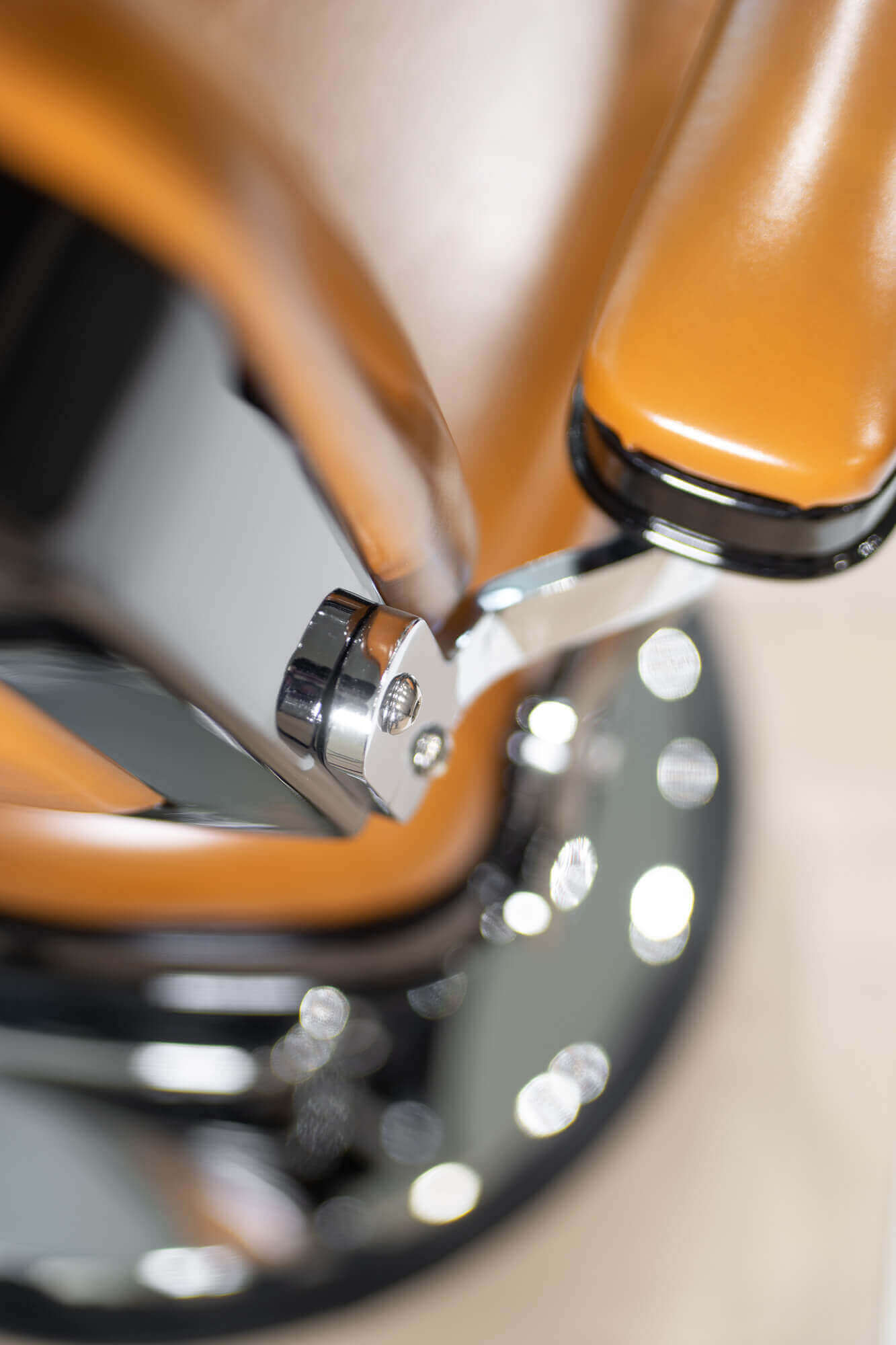 Парикмахерское кресло ZERBINI 1906 COLOR — фото и характеристики Maletti