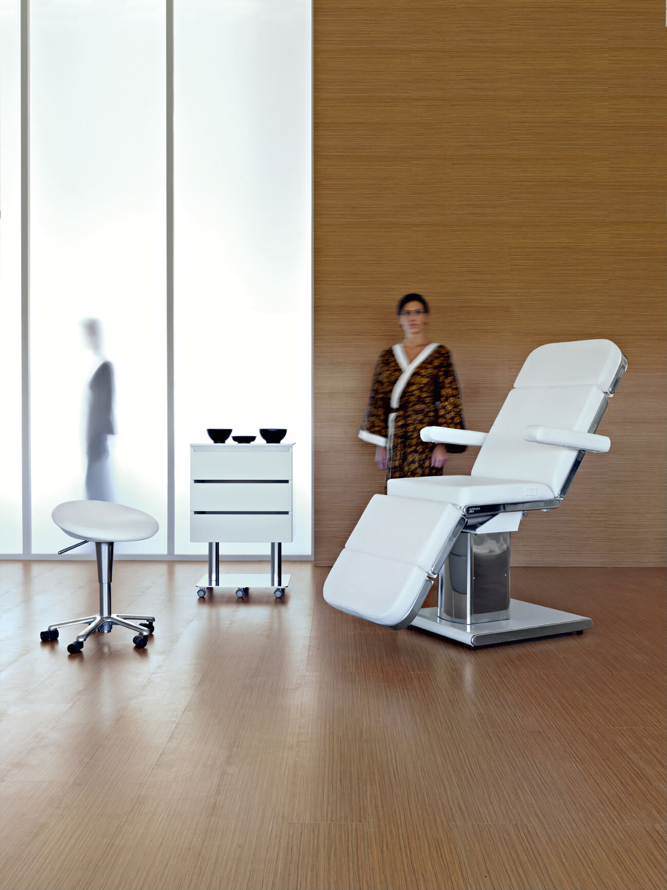 Косметологическое кресло GLAMOUR PREMIUM — фото и характеристики Maletti