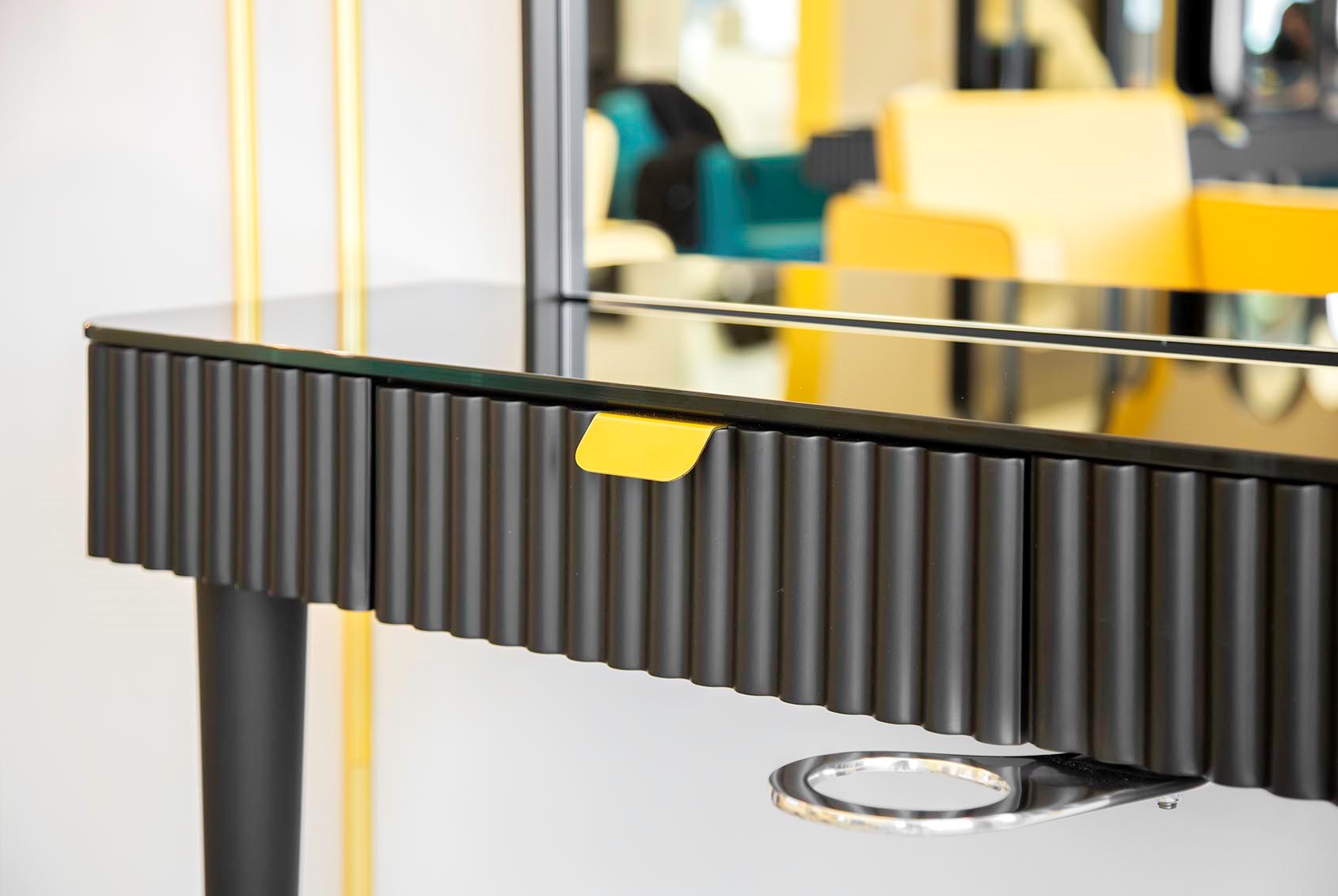 Зеркало-трюмо NOA COIFFEUSE Gold LED — фото и характеристики Maletti