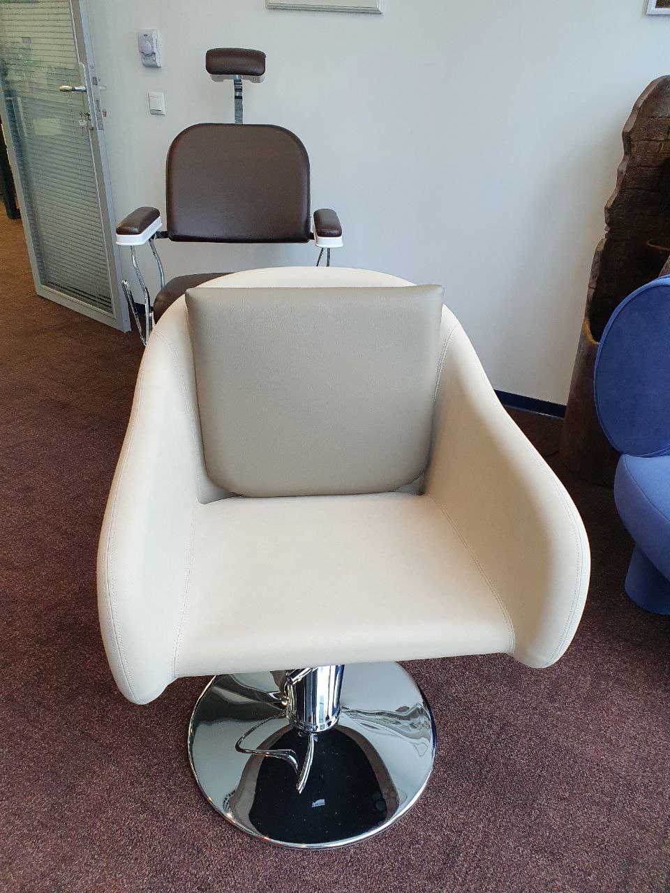 Парикмахерское кресло TWIGGY MARE — фото и характеристики Maletti