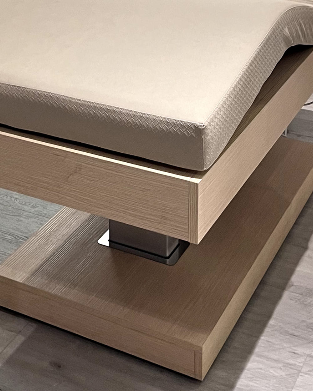 Кушетка косметологическая ABUDHABI LIGHT OAK — фото и характеристики Maletti