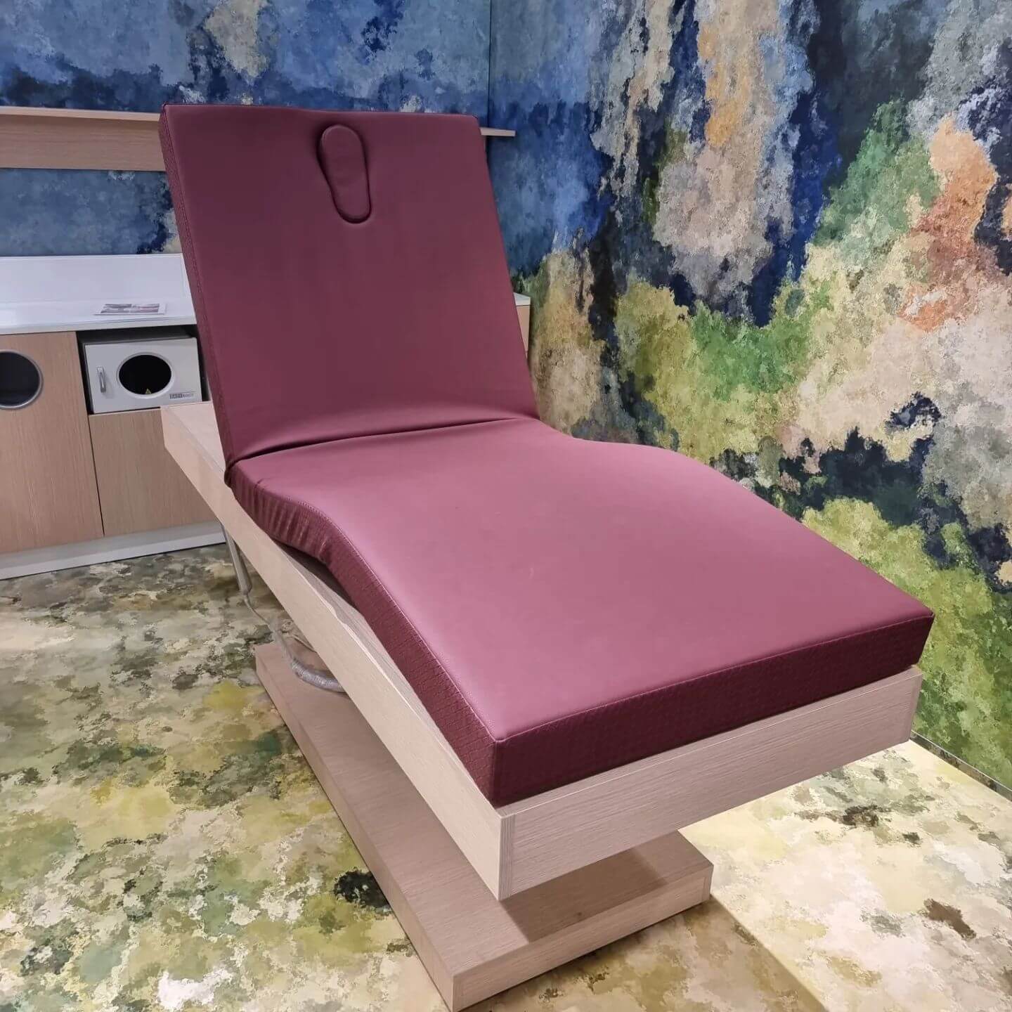 Кушетка косметологическая ABUDHABI COLOR — фото и характеристики Maletti
