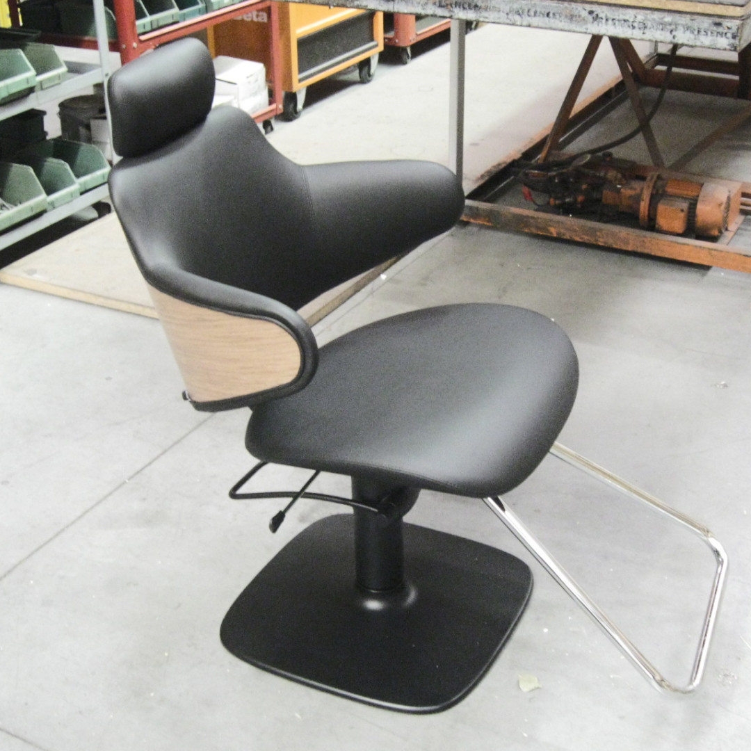 Парикмахерское кресло ECO GREEN HUG REC FOOT FRONDA LIGHT — фото и характеристики Maletti