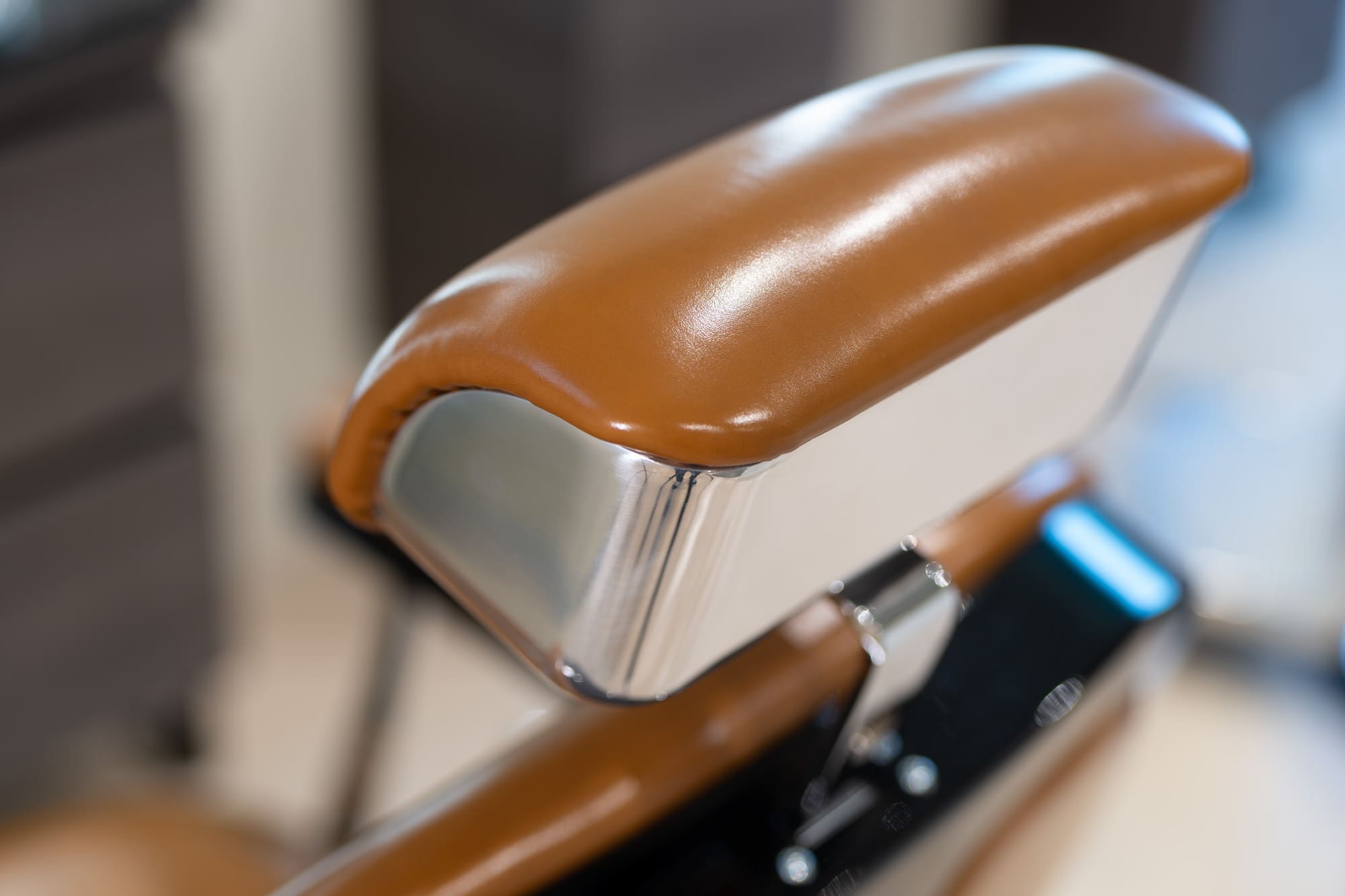 Парикмахерское кресло ZERBINI 1906 COLOR — фото и характеристики Maletti