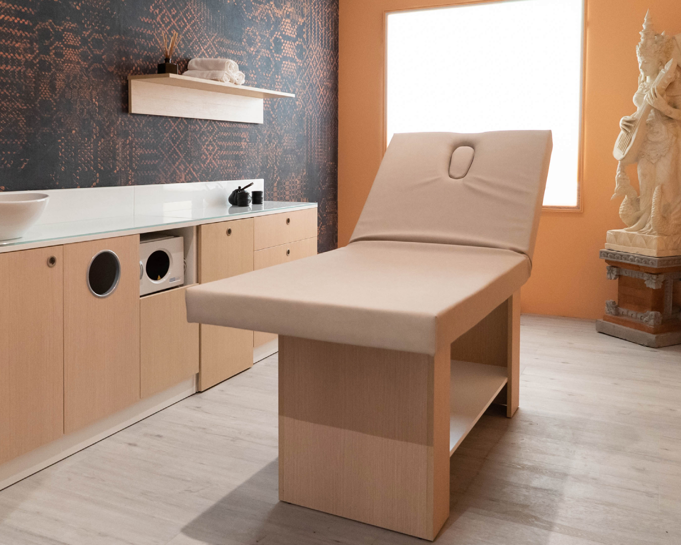 Массажный стол YAS ISLAND WHITE — фото и характеристики Maletti