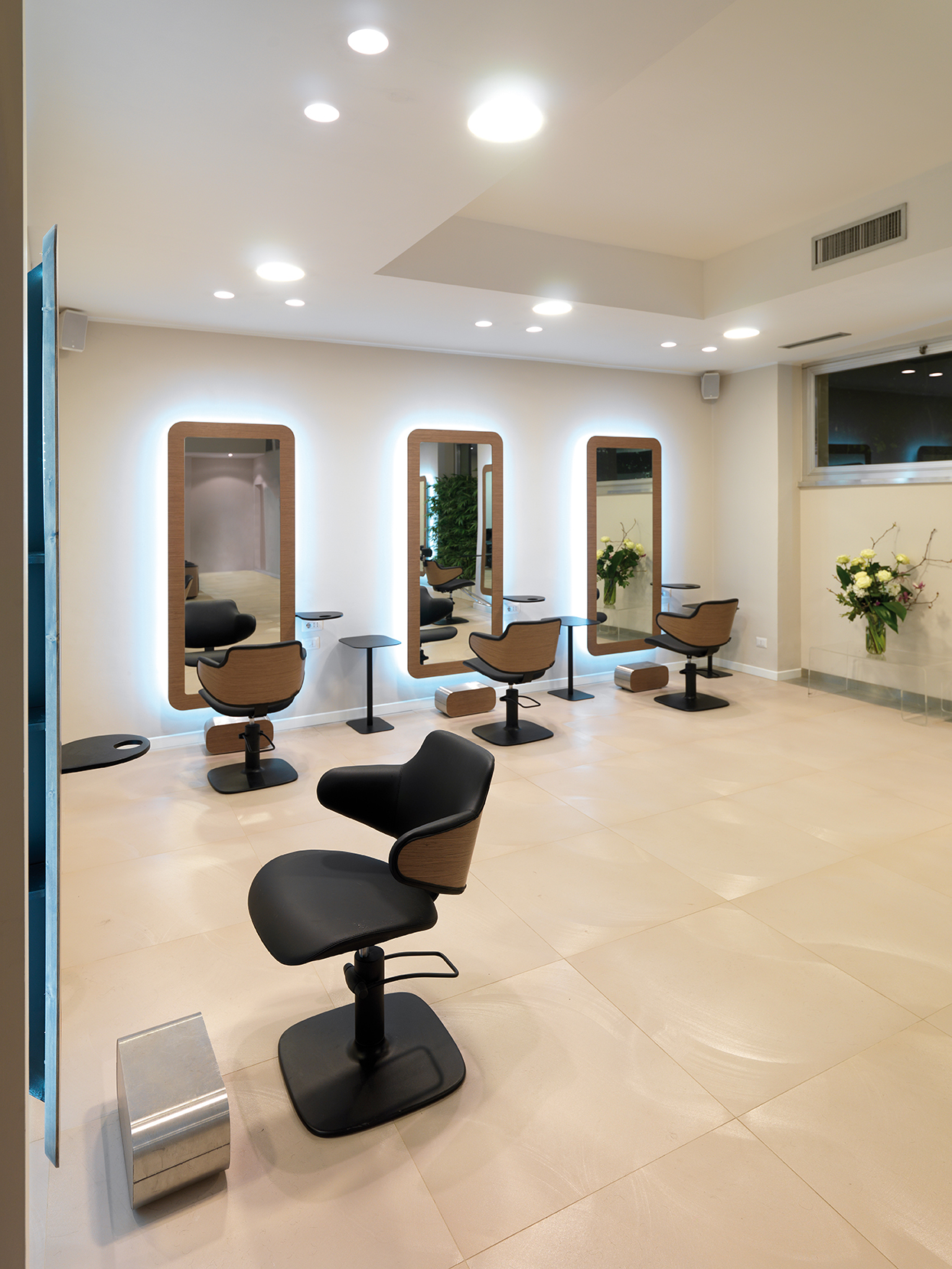 Парикмахерское кресло GREEN HUG WALNUT — фото и характеристики Maletti
